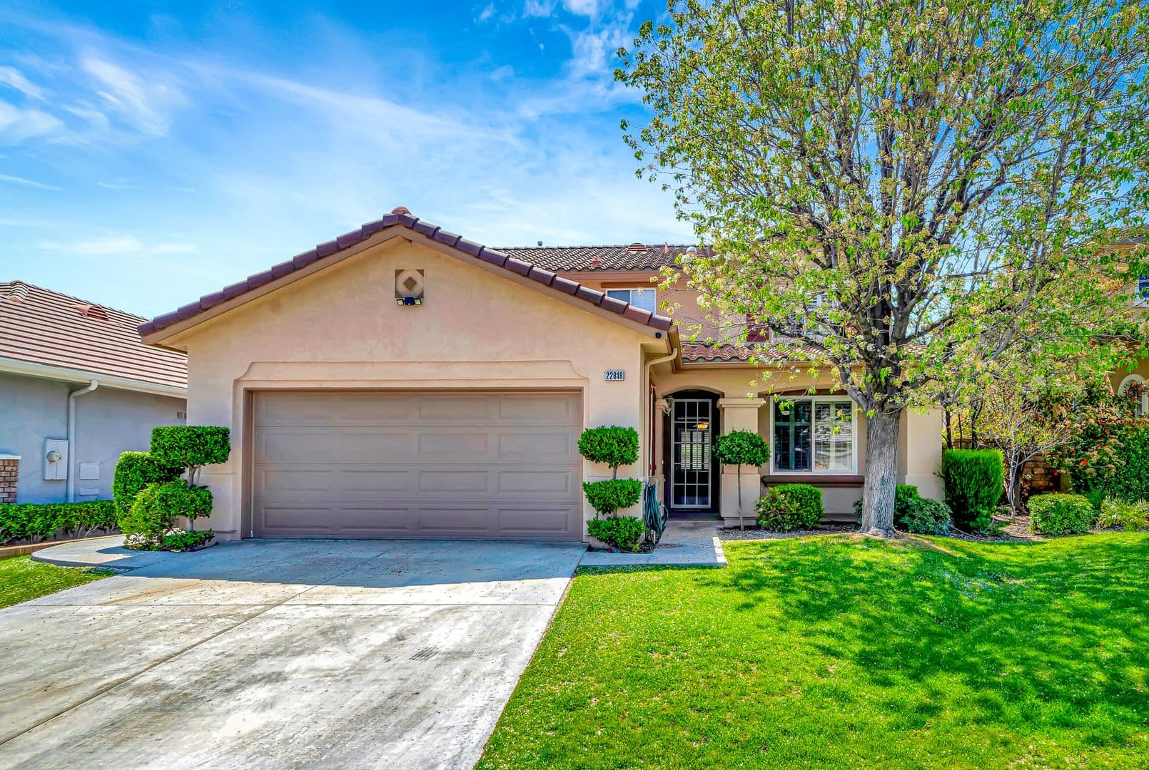 Santa Clarita House: 22818 Raintree Lane