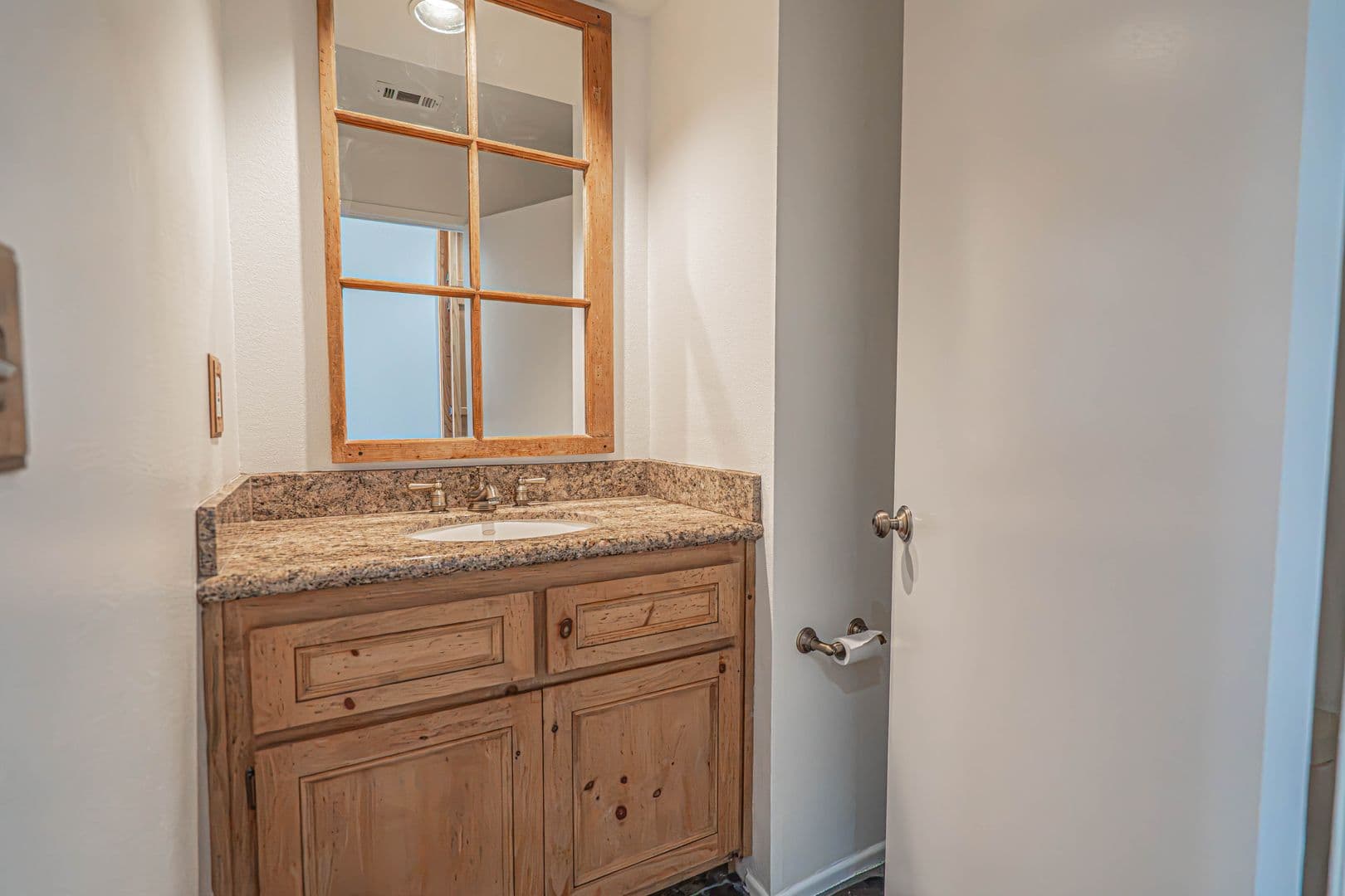 Santa Clarita Townhome: 22832 Banyan Place #22