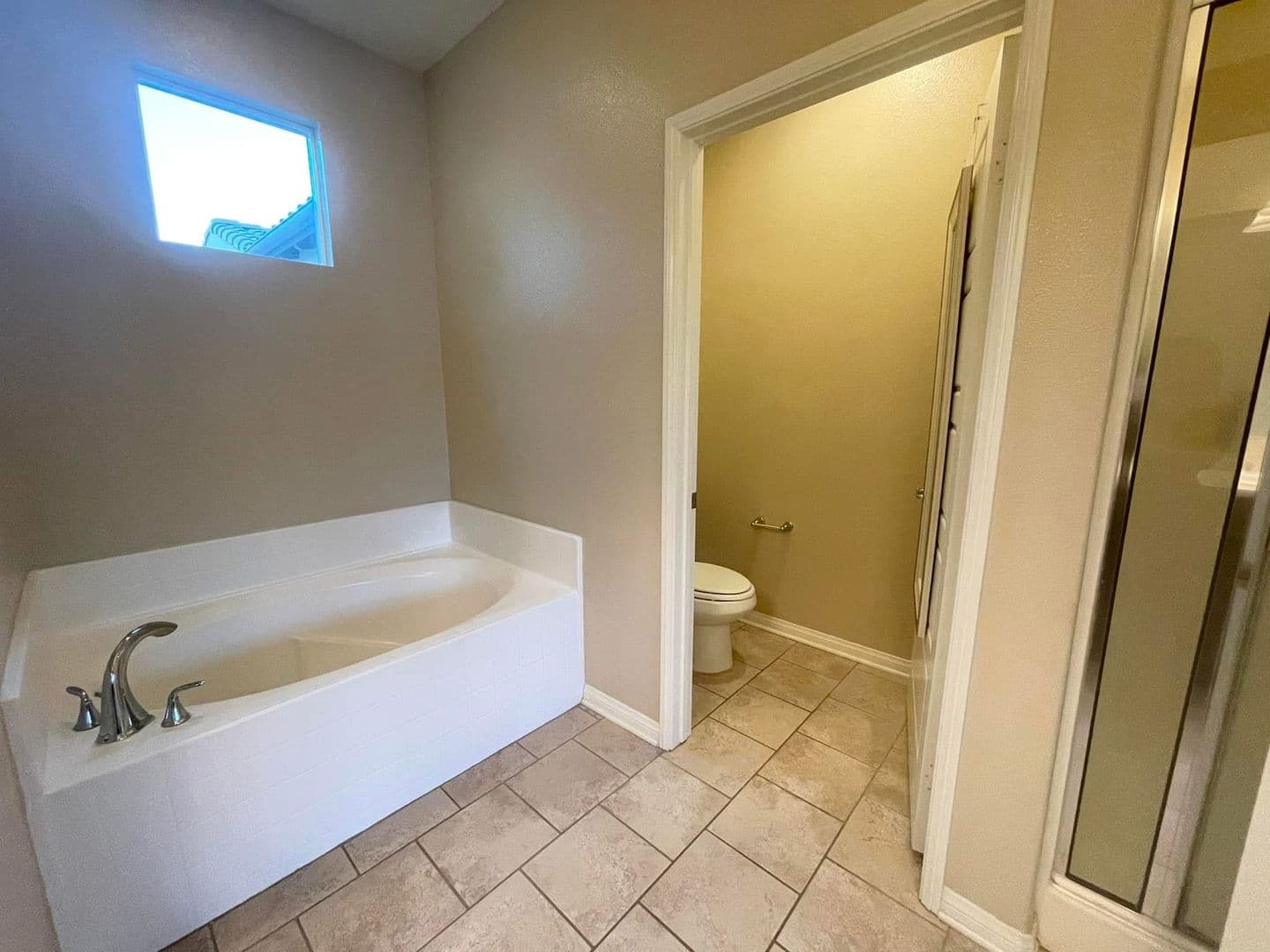Northridge House: 20324 Paseo Del Campo
