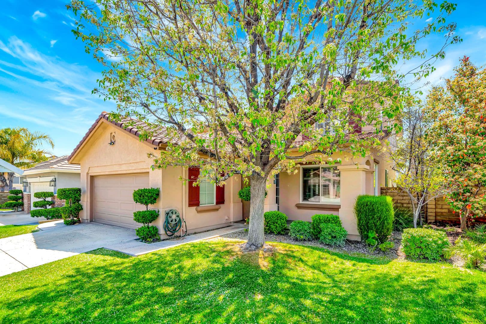 Santa Clarita House: 22818 Raintree Lane