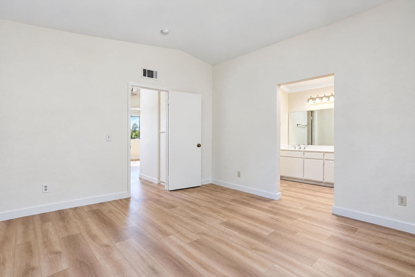 Santa Clarita House: 22441 Cardiff Drive