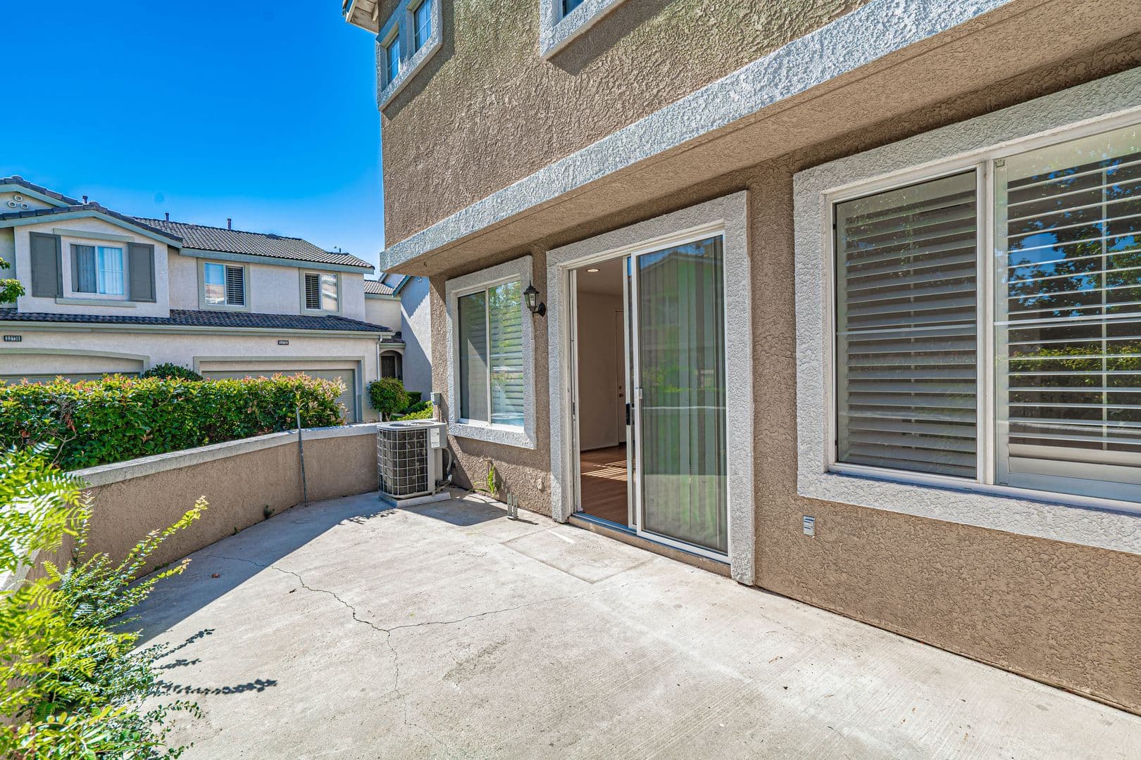 Santa Clarita Townhome: 25410 Dry Creek Court
