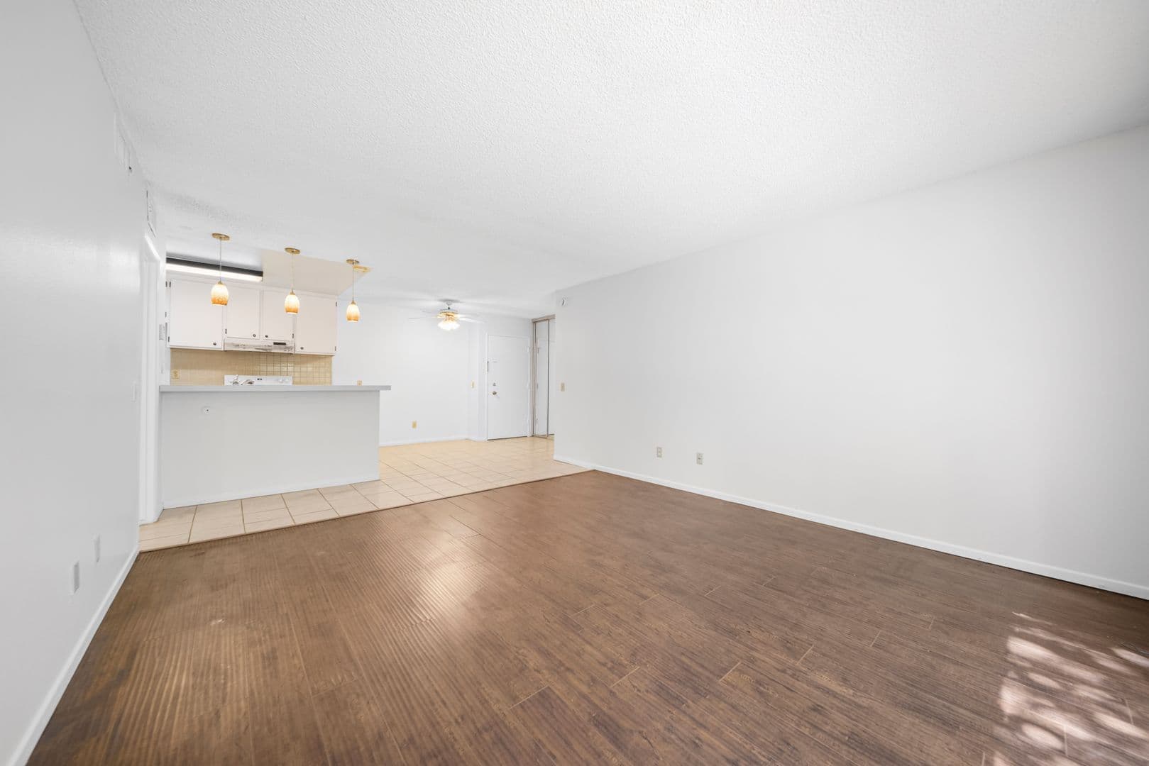 Valencia Condo: 23515 Lyons Ave. #261