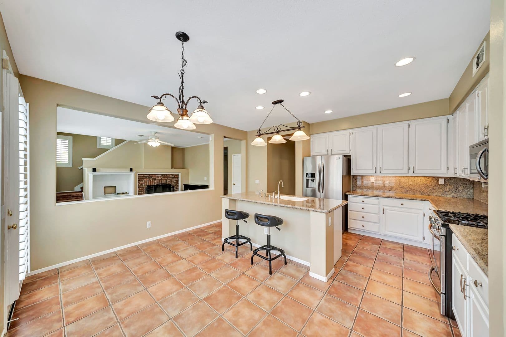 Santa Clarita House: 22818 Raintree Lane