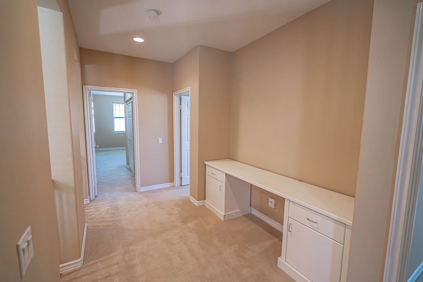 Valencia House: 23902 Lakeside Road