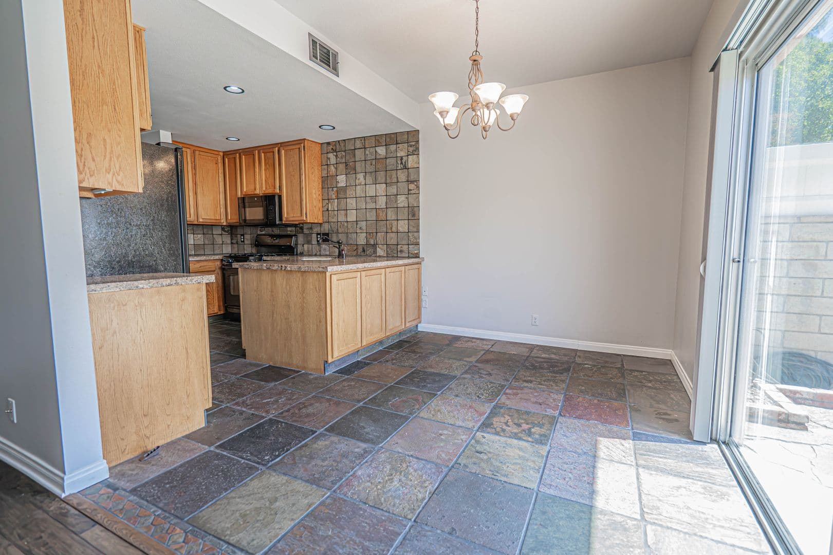 Santa Clarita Townhome: 22832 Banyan Place #22
