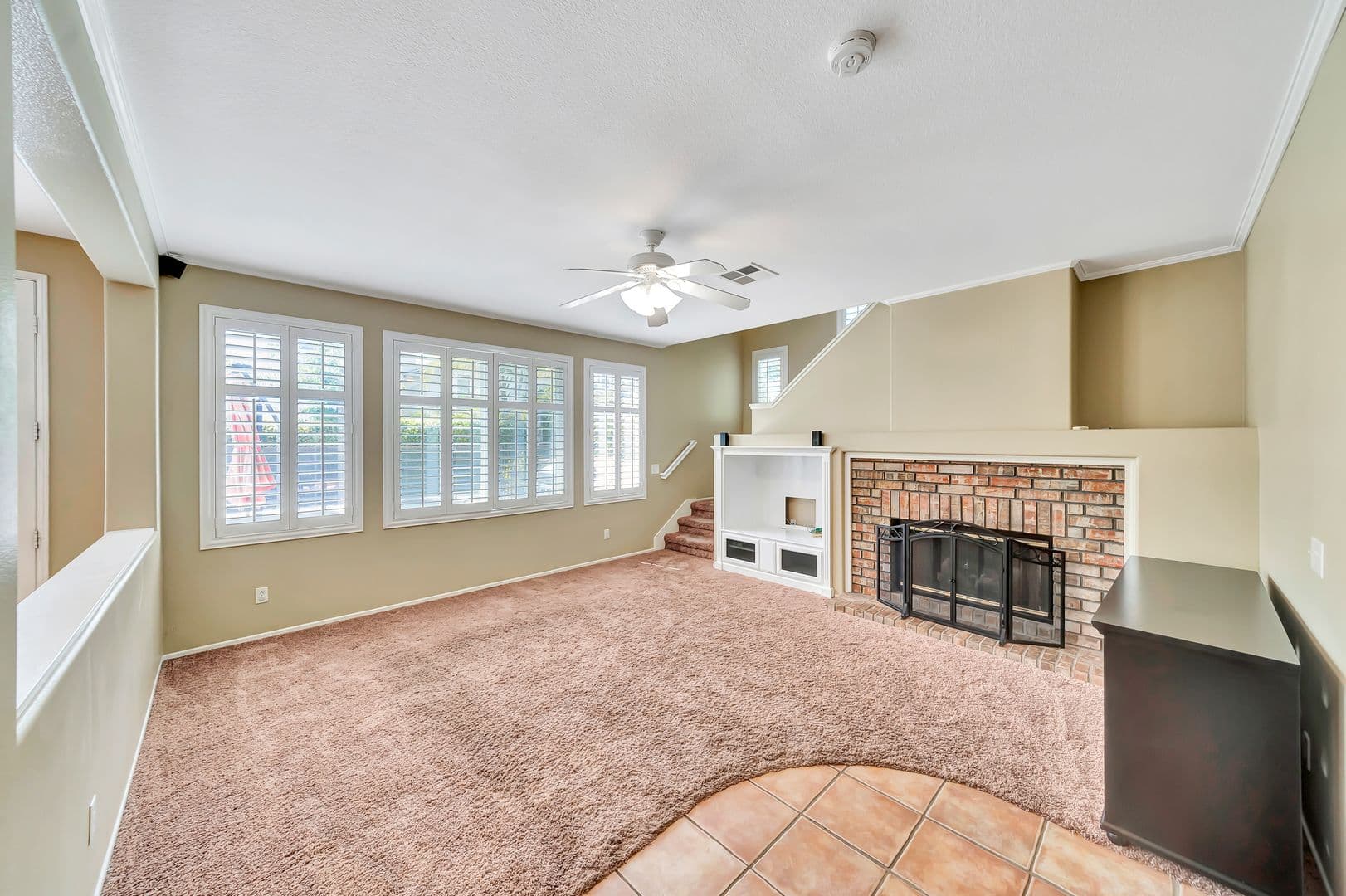 Santa Clarita House: 22818 Raintree Lane
