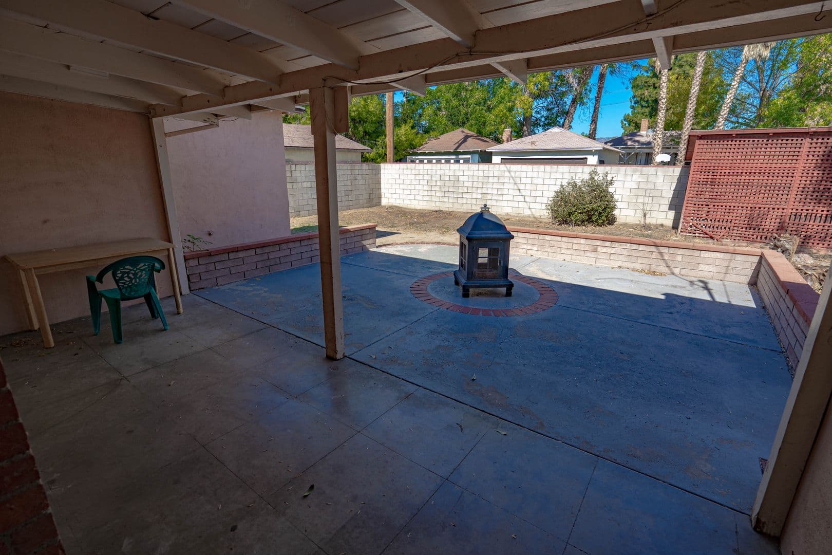 Northridge House: 18601 Sunburst Street