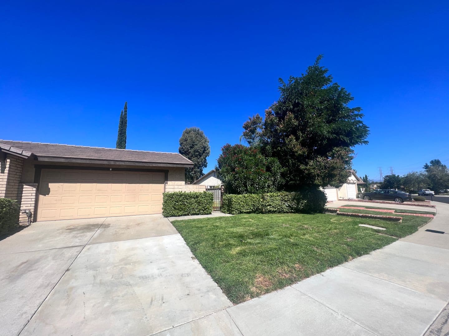 Valencia House: 25587 Alicante Dr.