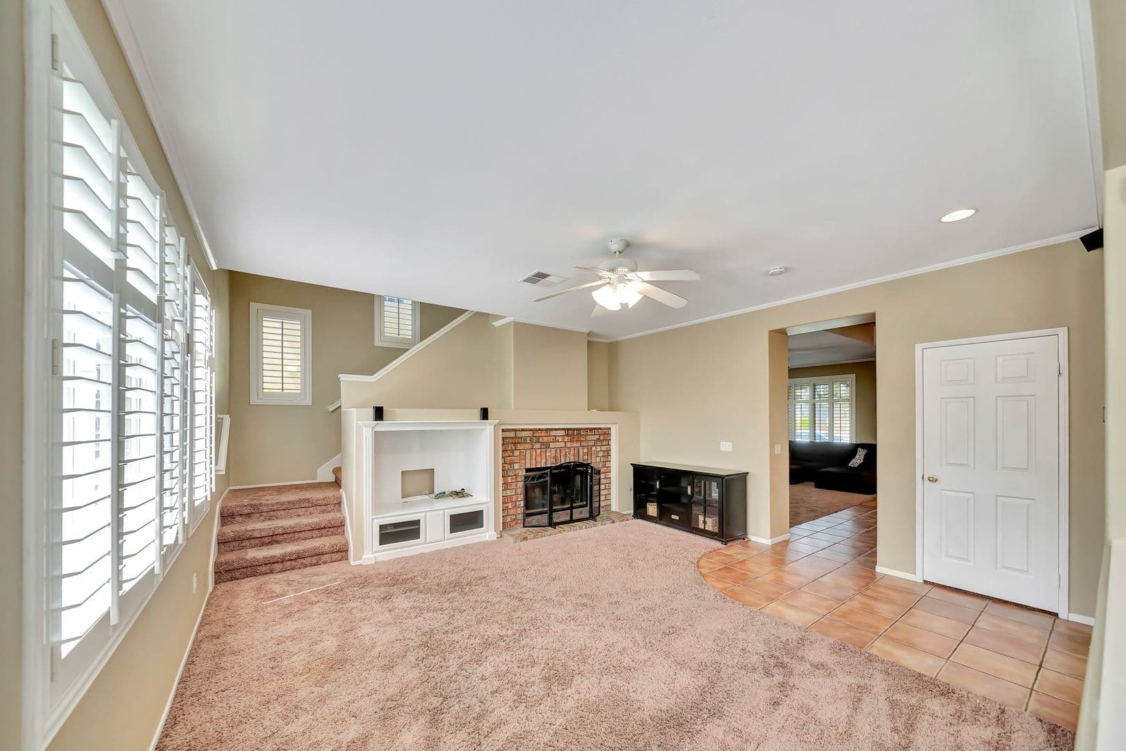 Santa Clarita House: 22818 Raintree Lane