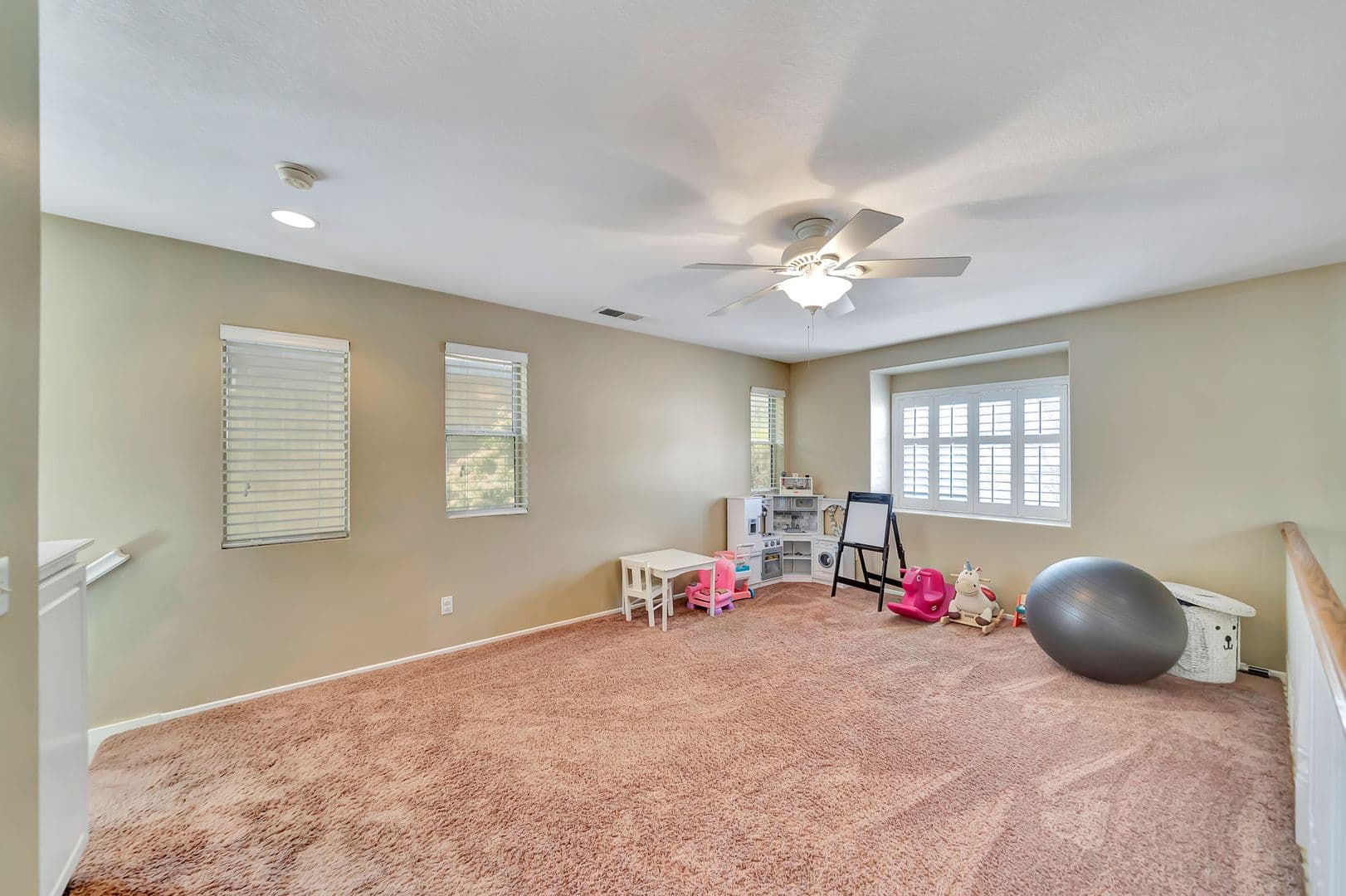 Santa Clarita House: 22818 Raintree Lane