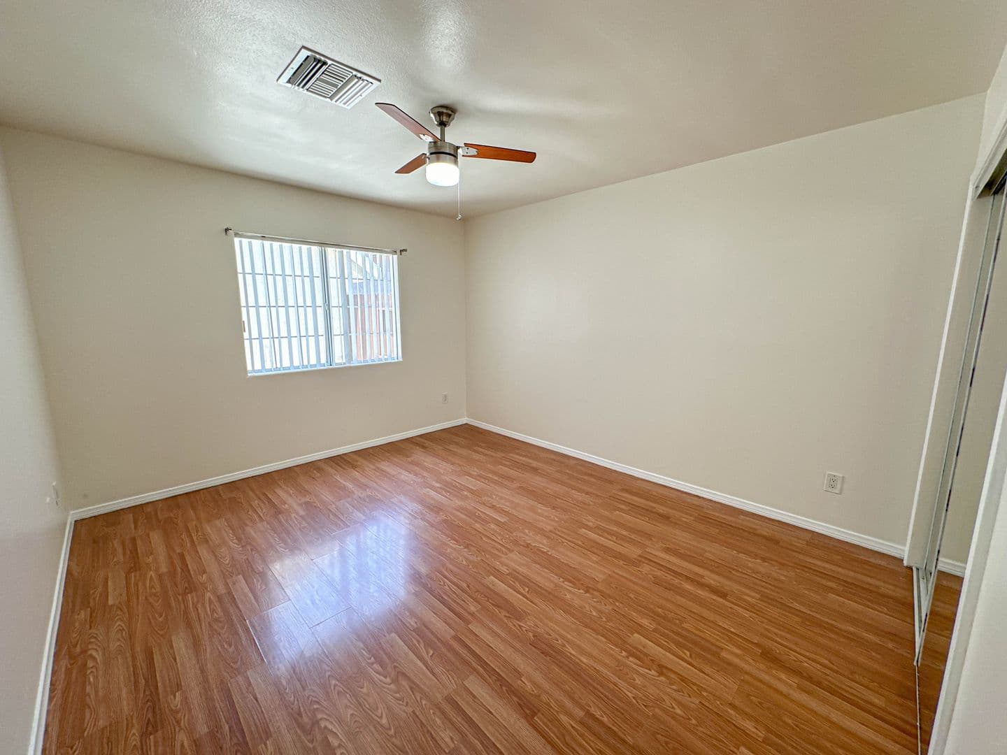 Reseda House: 7353 Yarmouth Ave