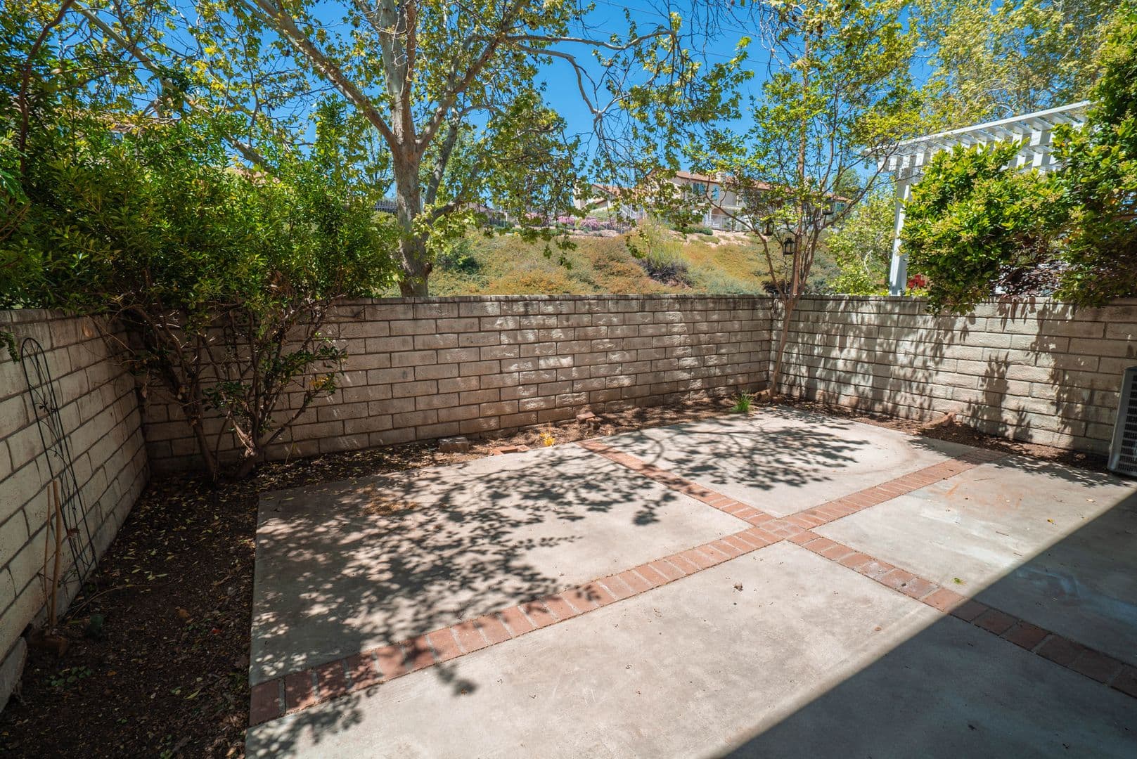 Saugus House: 22837 Banyan Place #336