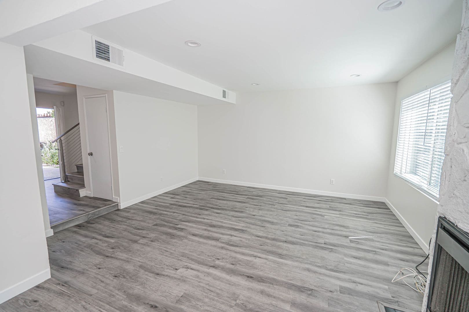 Panorama City Condo: 9025 Willis Avenue #113