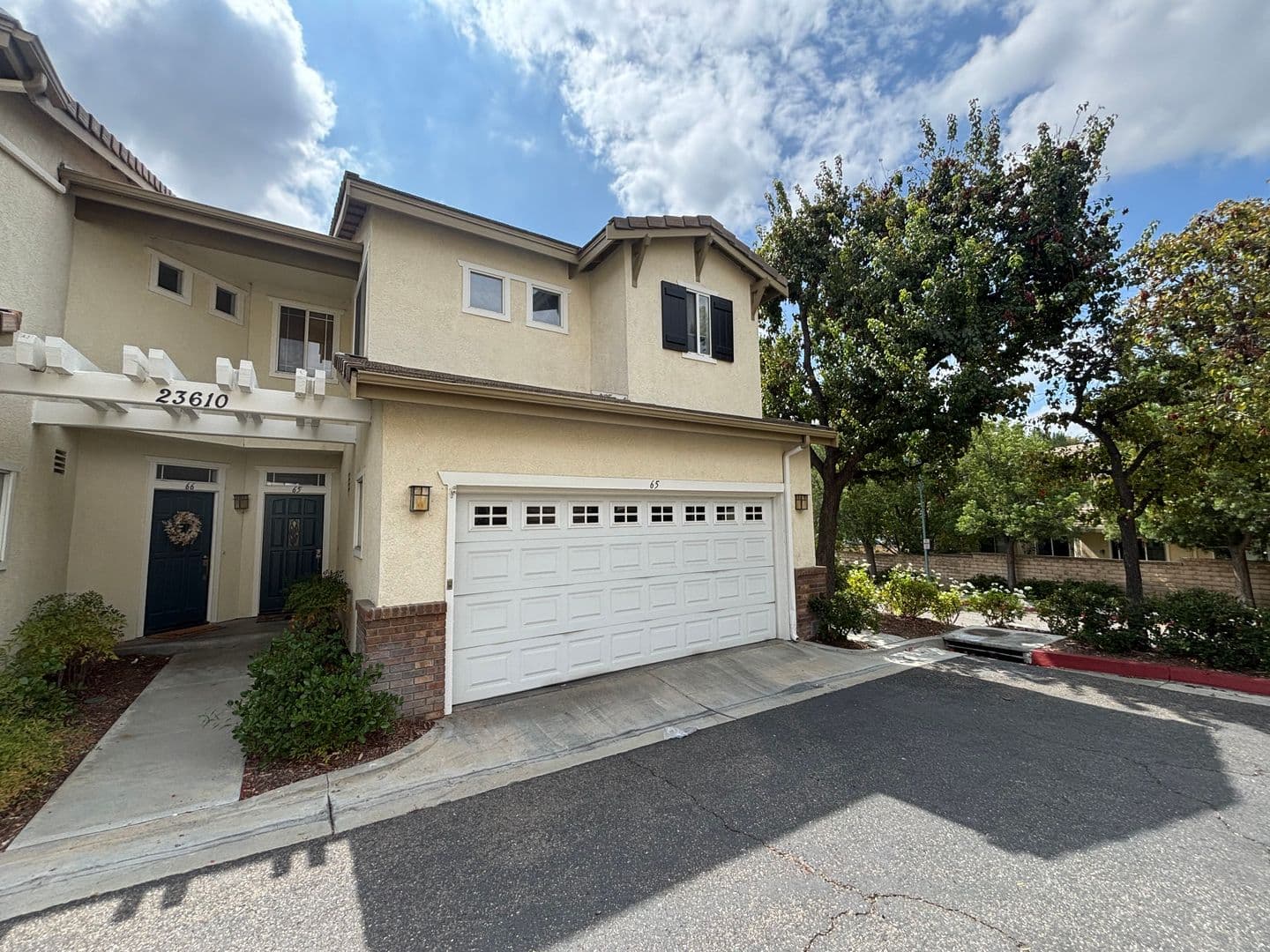 Valencia Townhome: 23610 Muir Trail #65