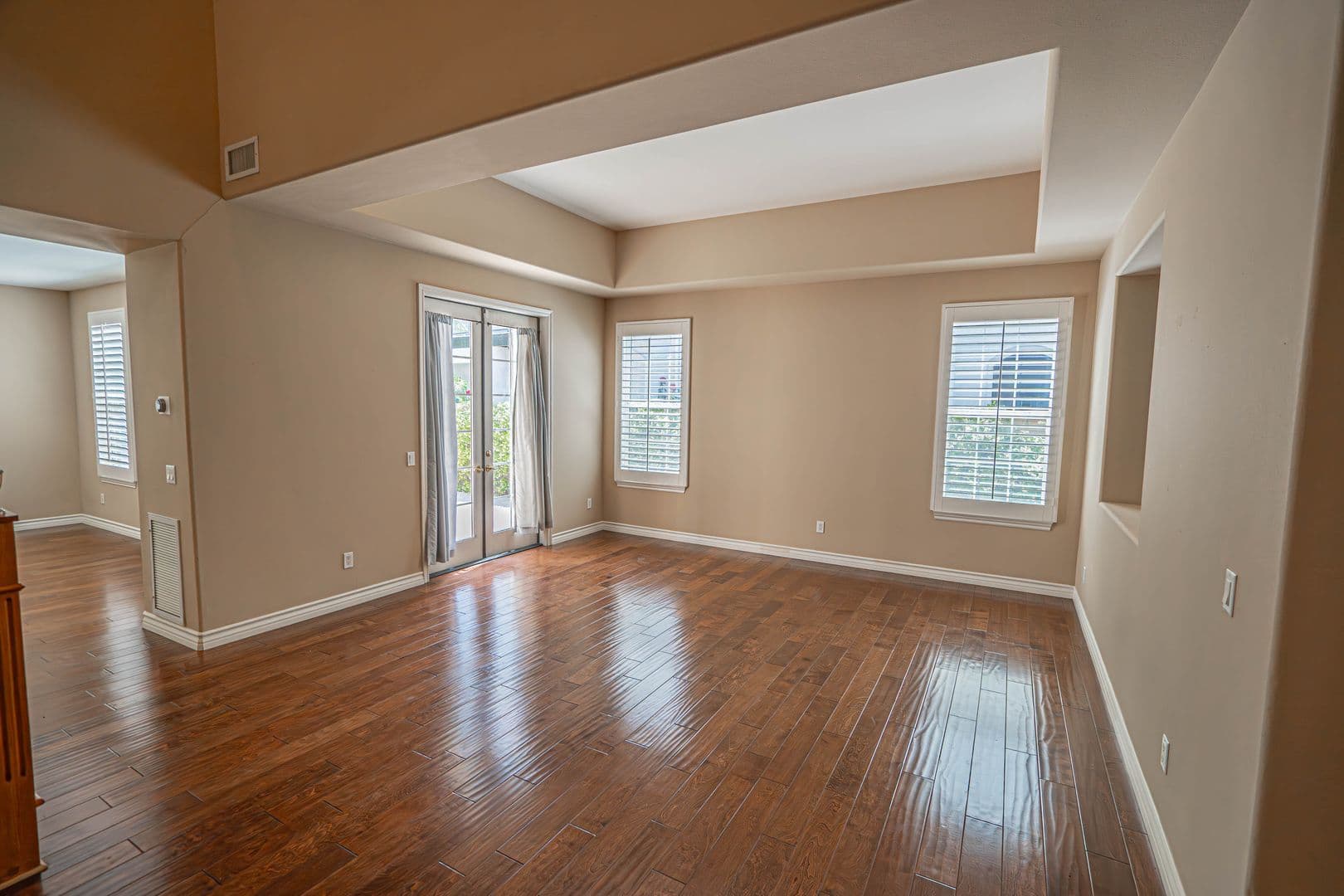 Valencia House: 23902 Lakeside Road