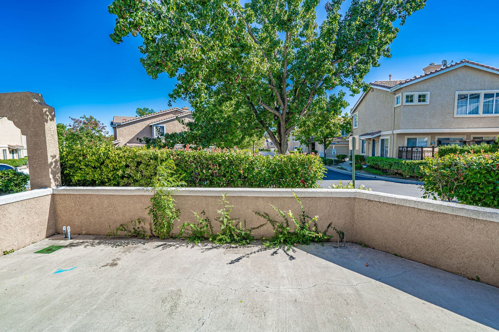 Santa Clarita Townhome: 25410 Dry Creek Court