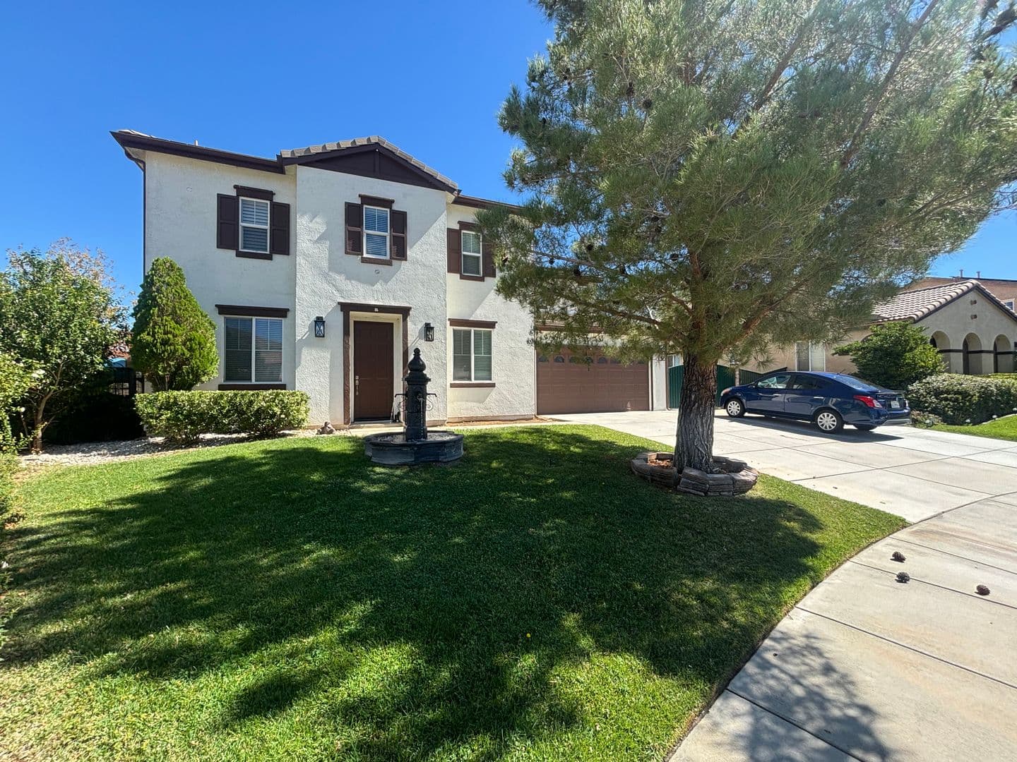 Palmdale House: 2307 Thorncroft Circle