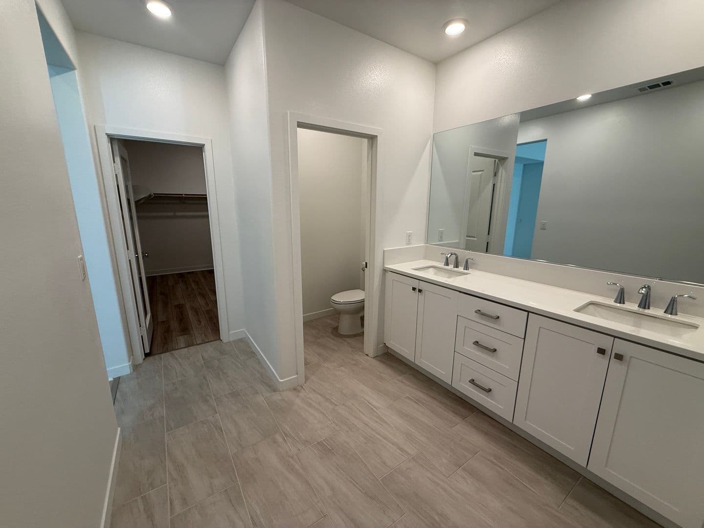 Valencia House: 26978 Mosswood Lane