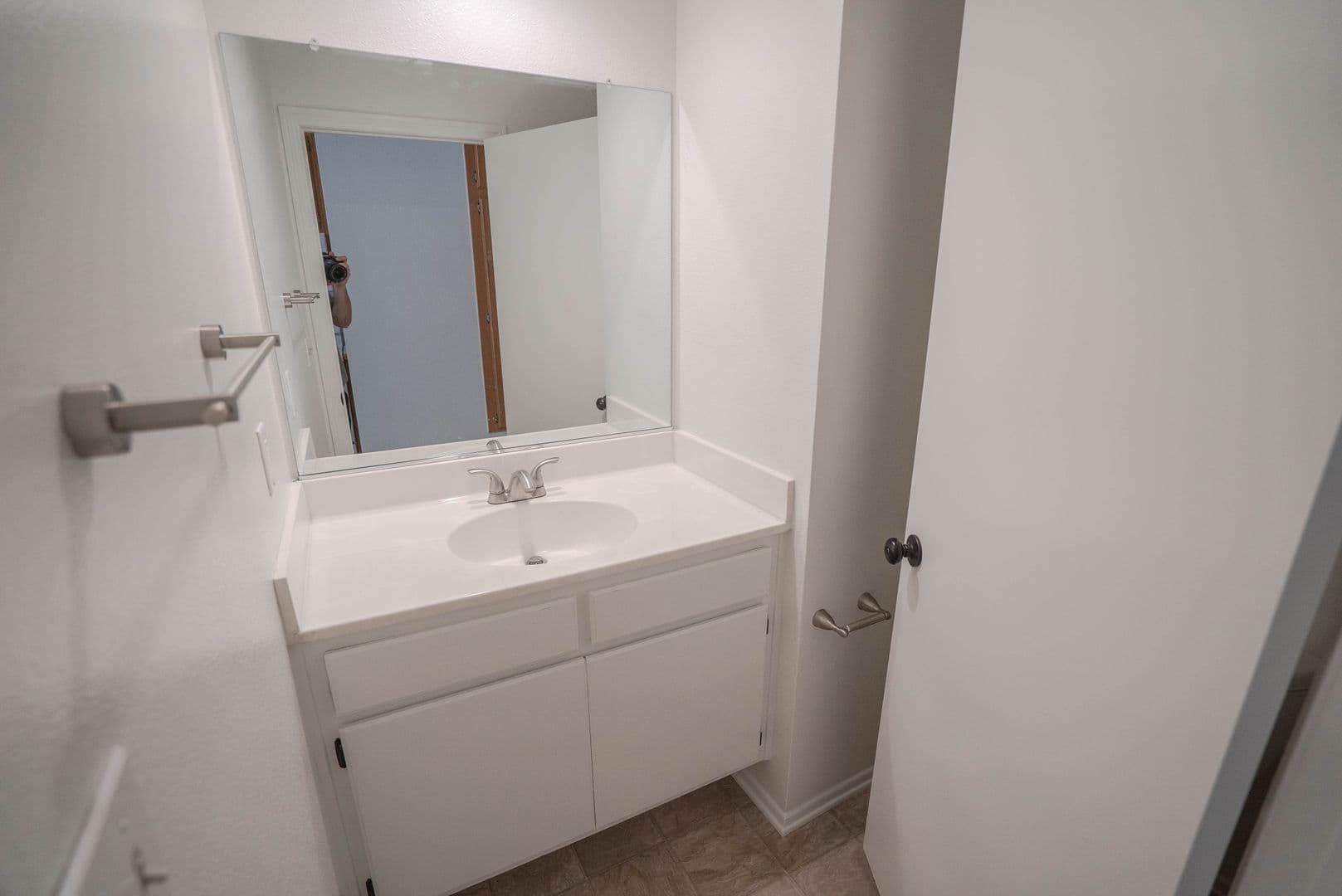 Saugus House: 22837 Banyan Place #336