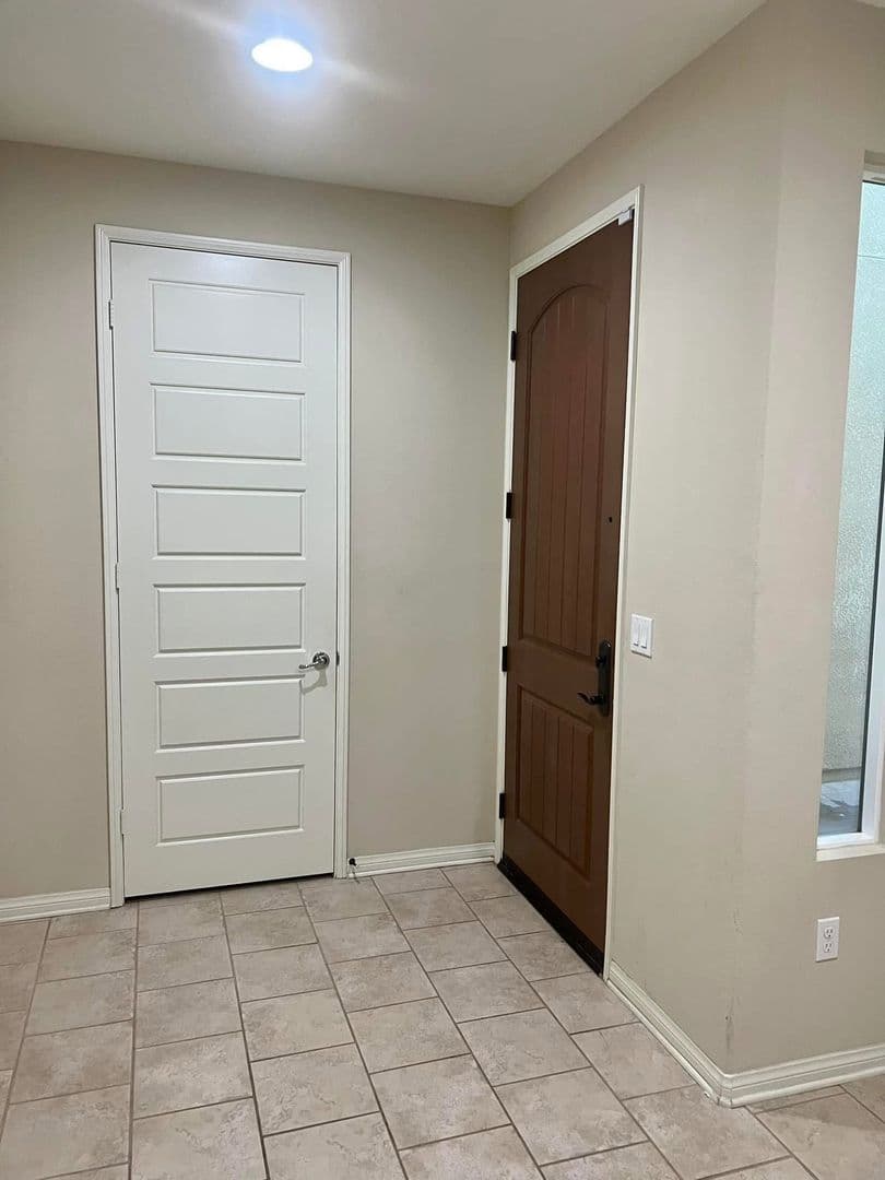Northridge House: 20324 Paseo Del Campo