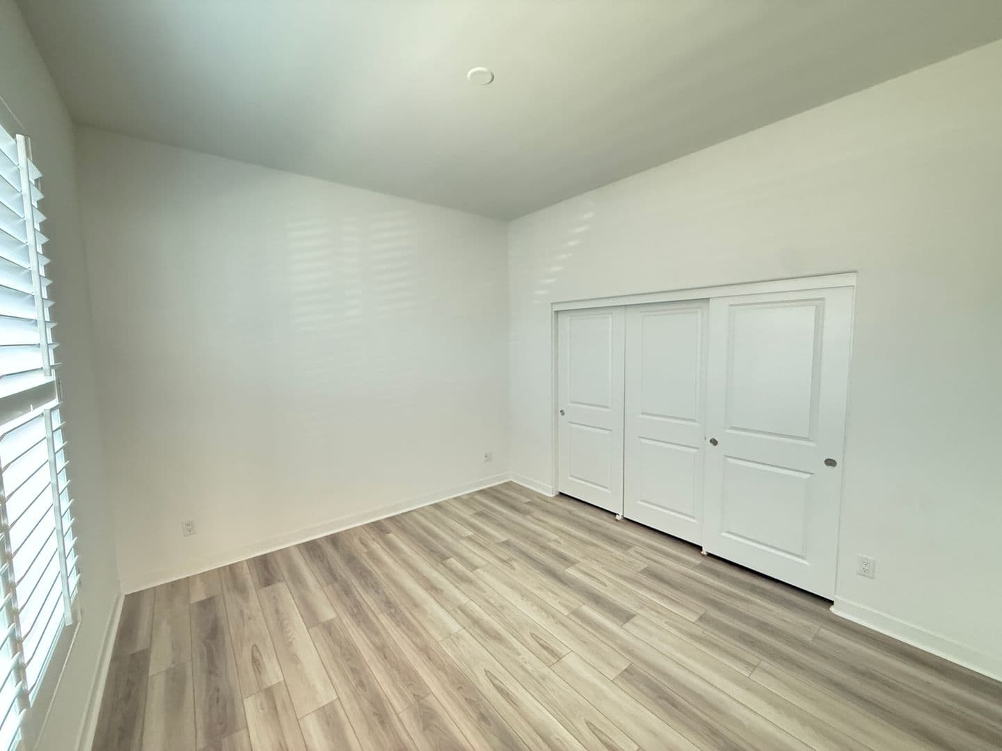 Valencia House: 26978 Mosswood Lane