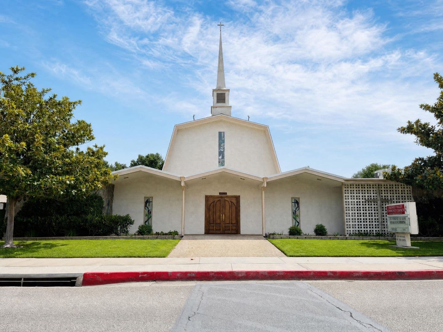 Newhall House: 19021 Avenue of the Oaks