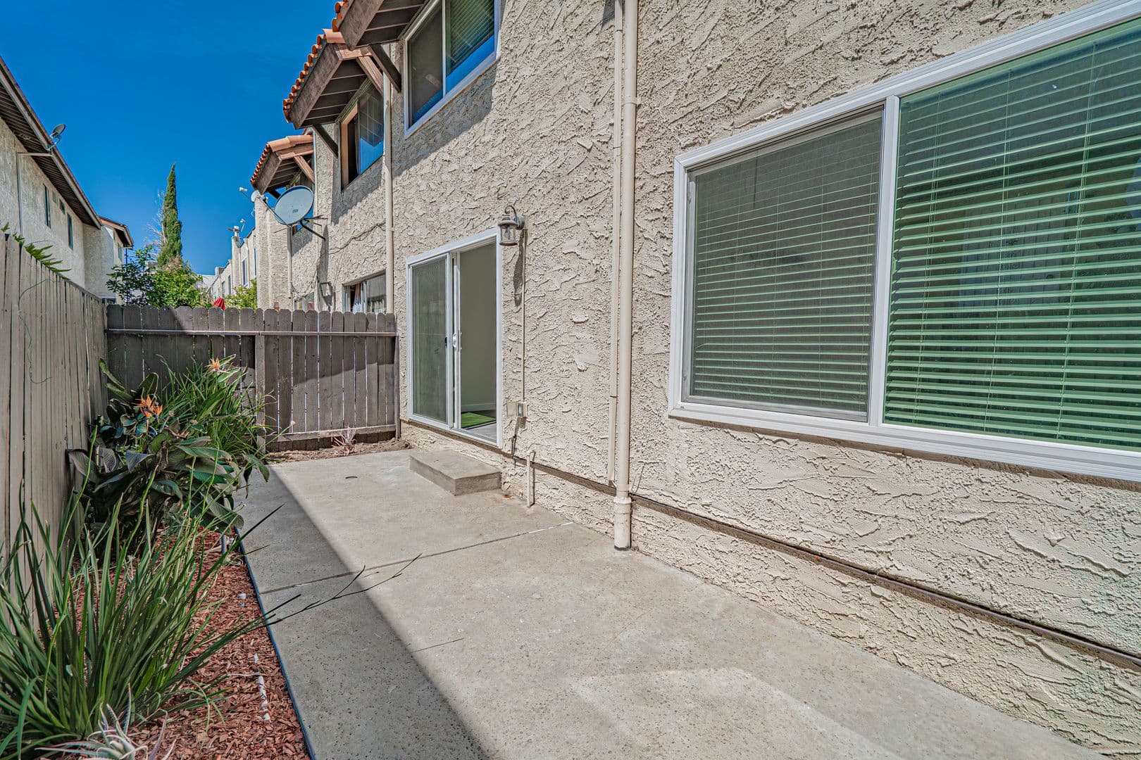 Panorama City Condo: 9025 Willis Avenue #113
