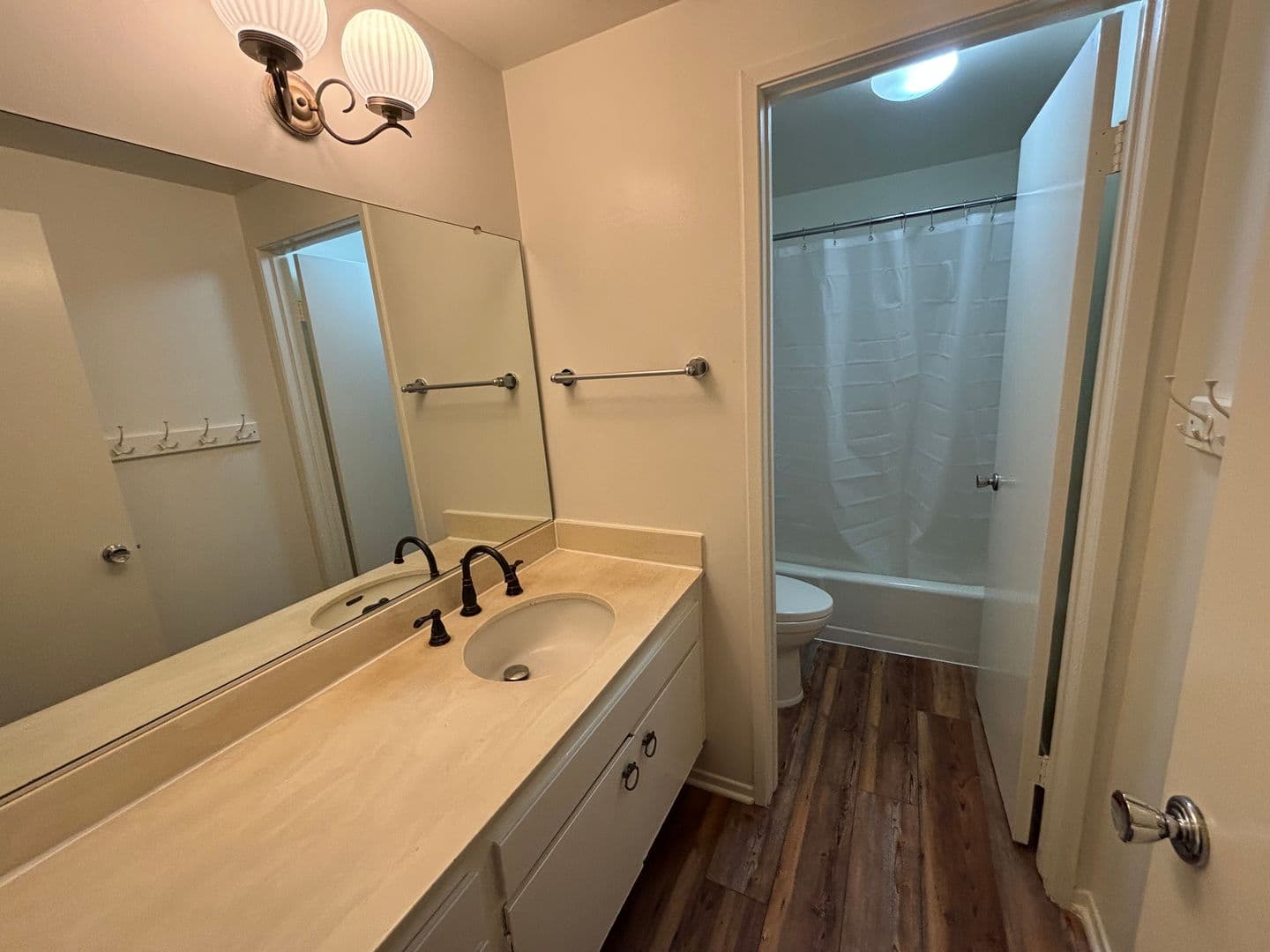 Valencia House: 25515 Plaza Chiva