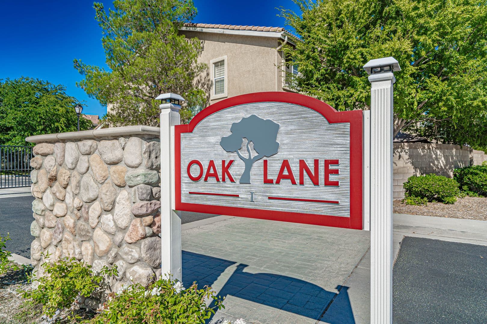 Santa Clarita Townhome: 25410 Dry Creek Court
