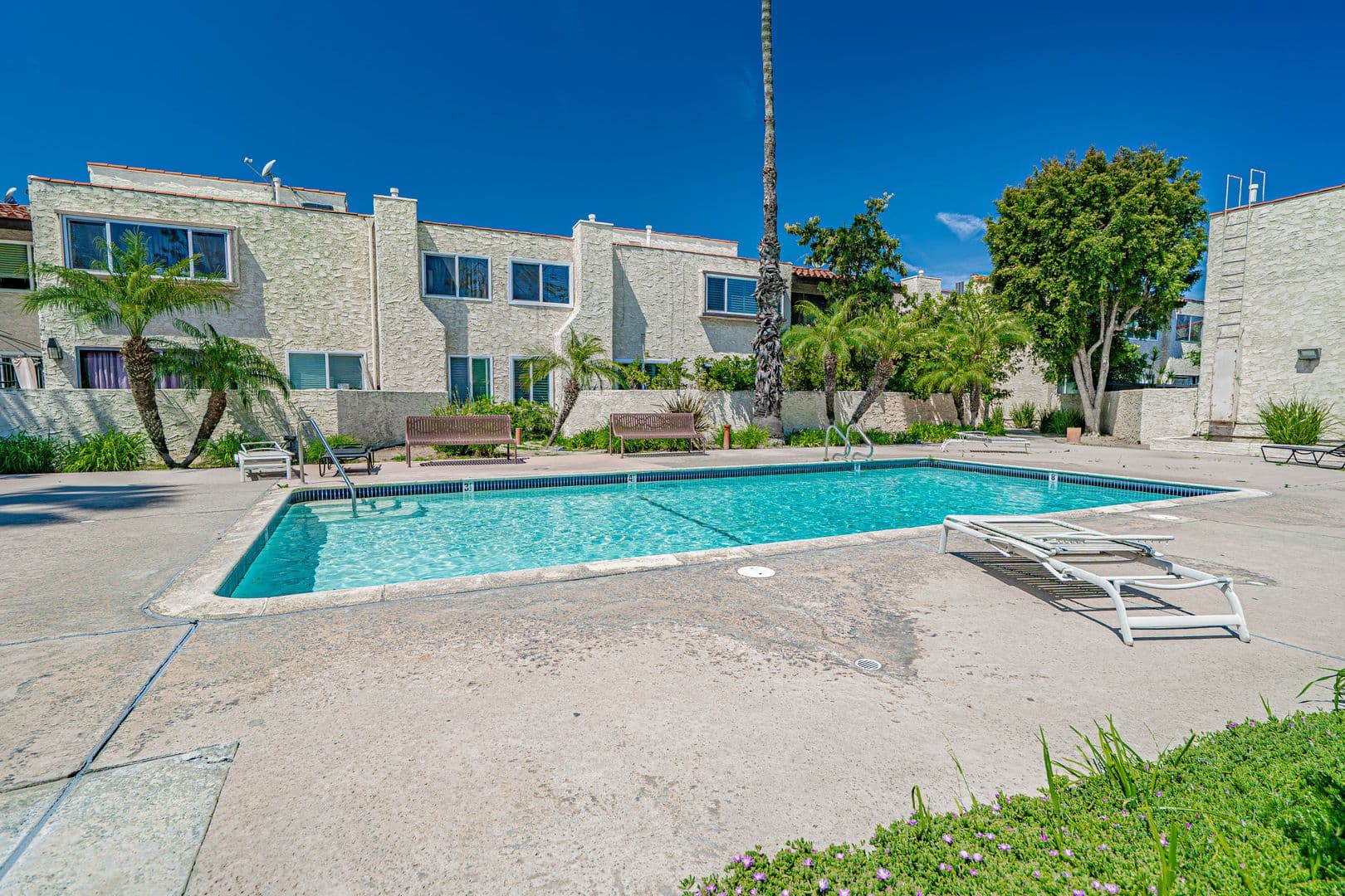 Panorama City Condo: 9025 Willis Avenue #113