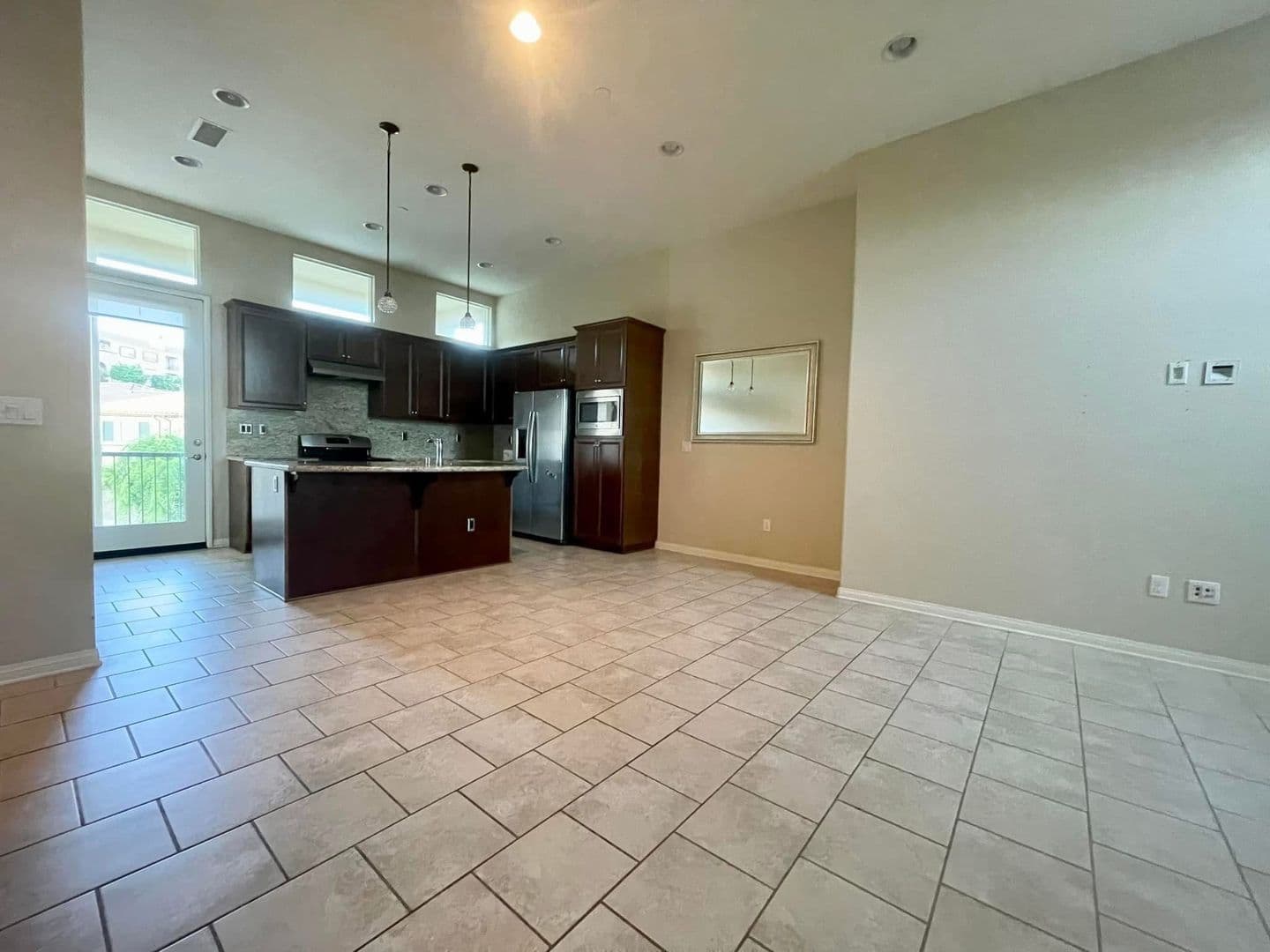 Northridge House: 20324 Paseo Del Campo