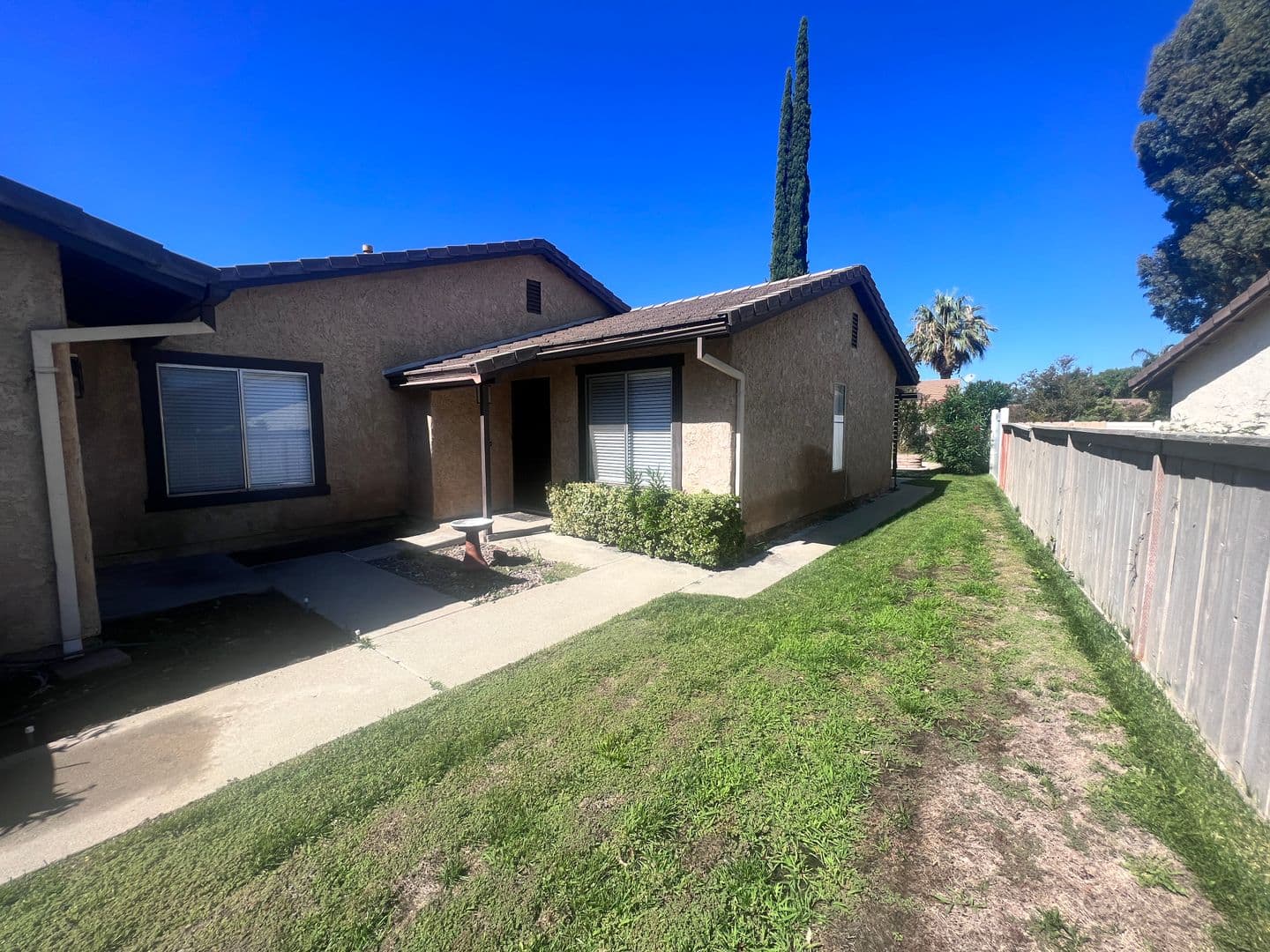 Valencia House: 25587 Alicante Dr.