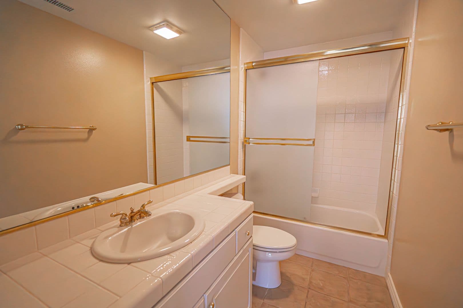 Valencia House: 23902 Lakeside Road