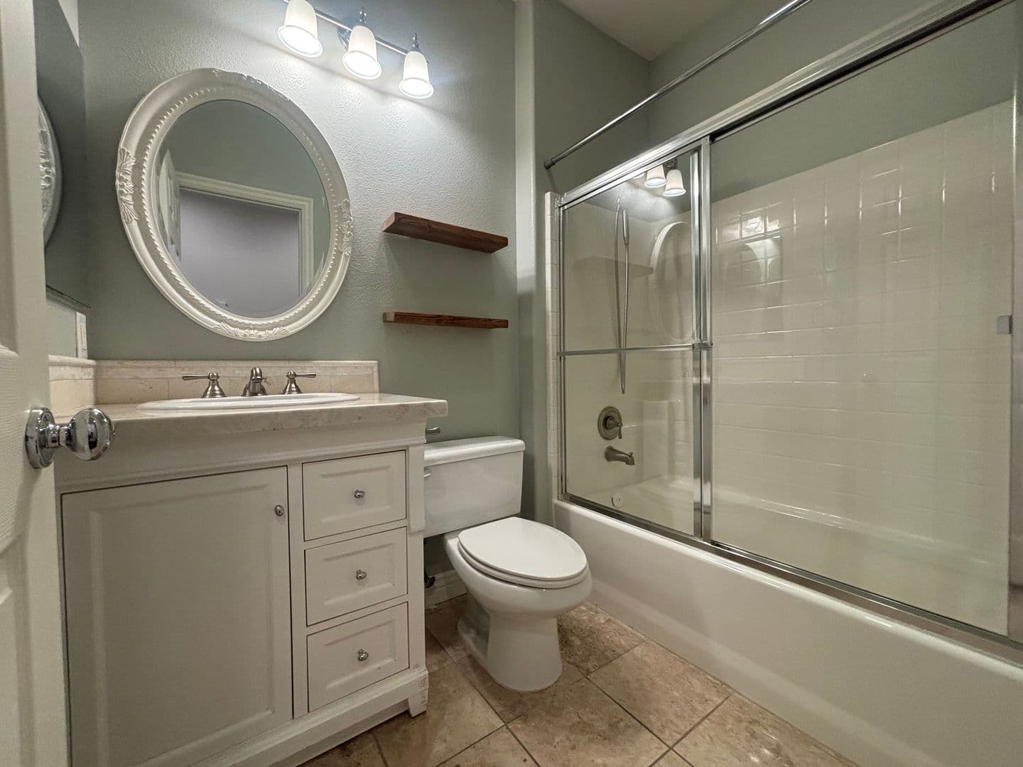Palmdale House: 2307 Thorncroft Circle