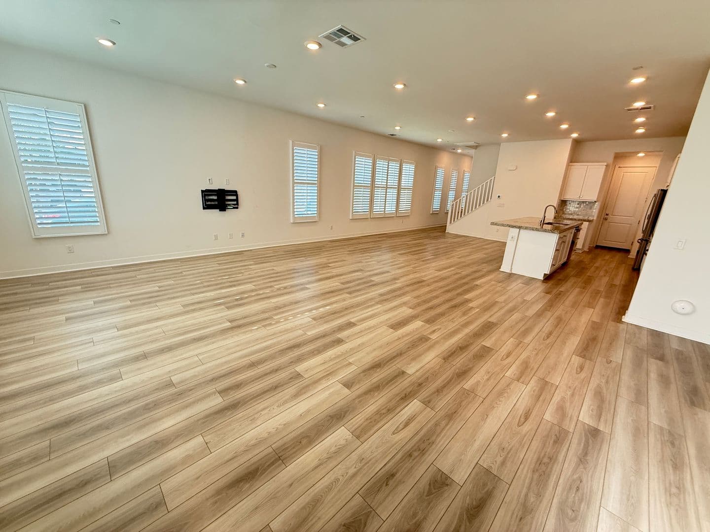 Valencia House: 26978 Mosswood Lane
