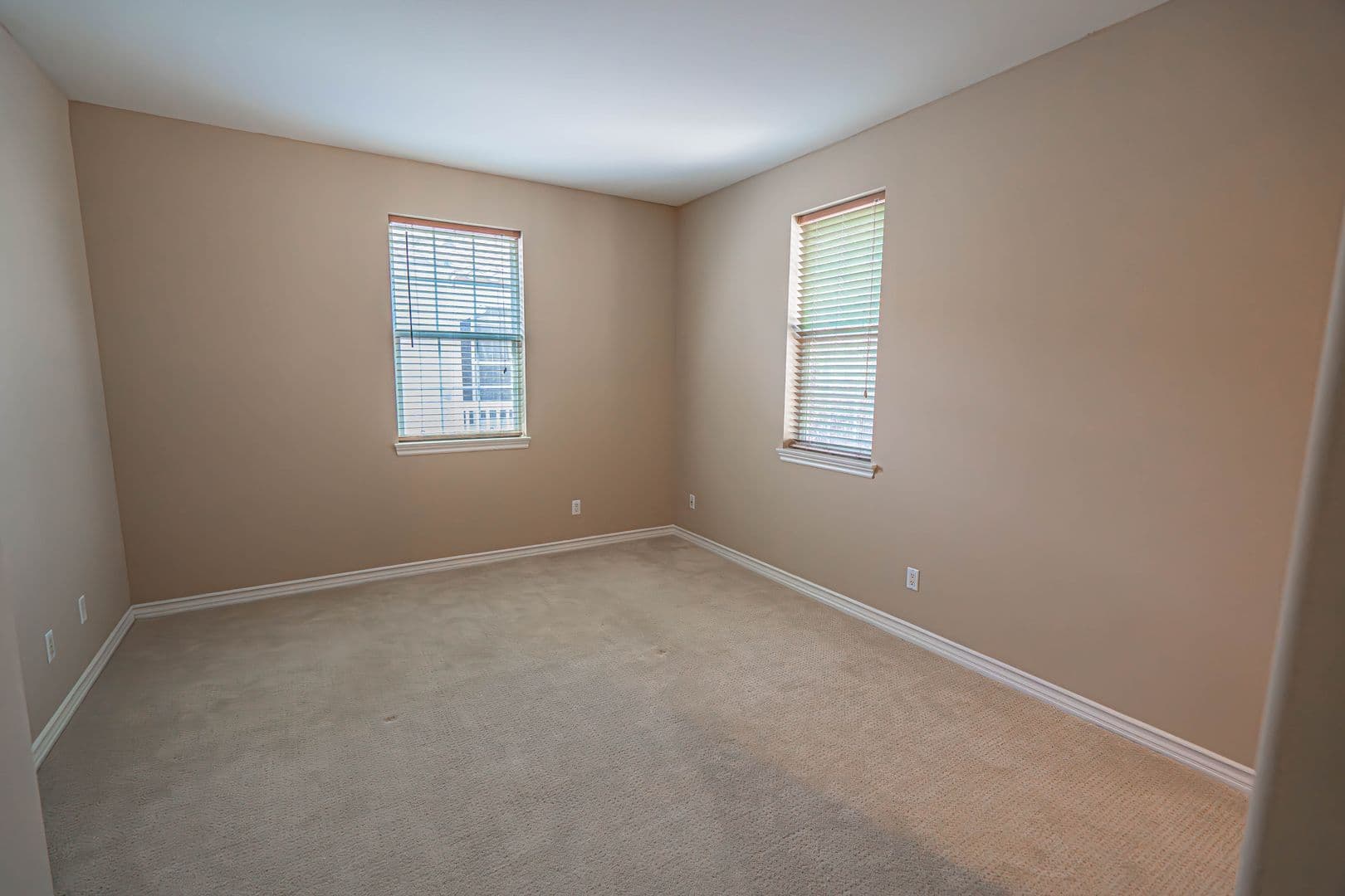 Valencia House: 23902 Lakeside Road