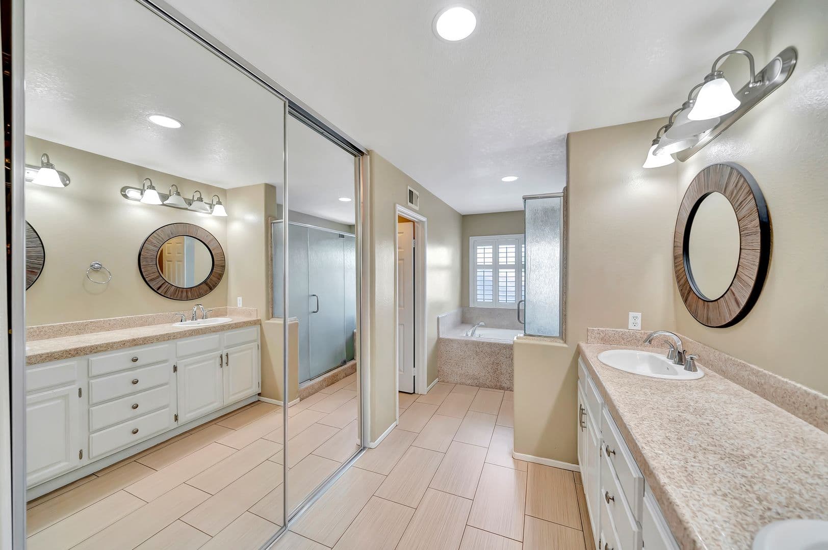 Santa Clarita House: 22818 Raintree Lane