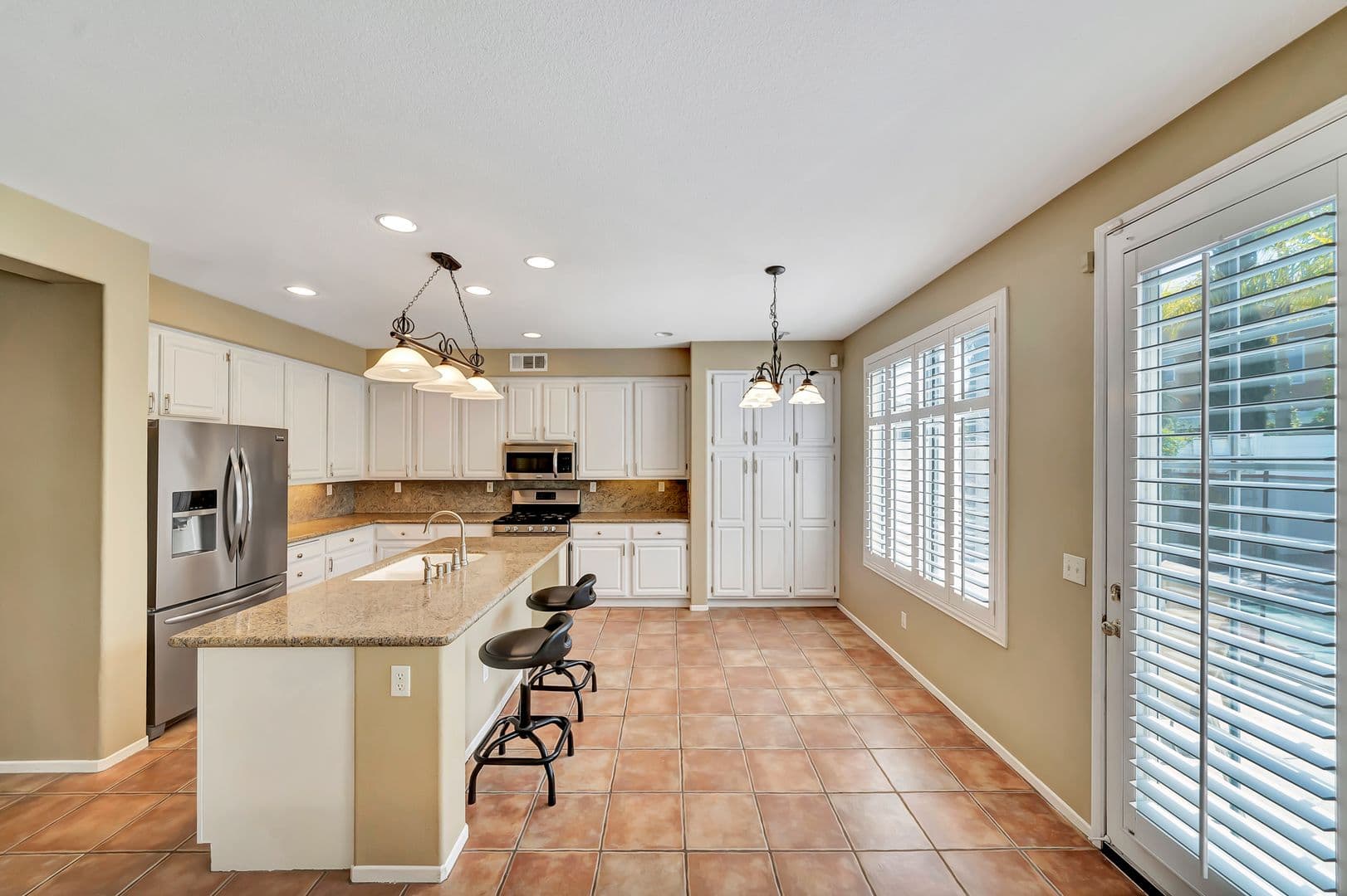 Santa Clarita House: 22818 Raintree Lane