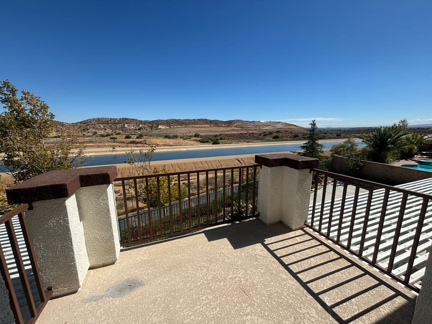Palmdale House: 2307 Thorncroft Circle
