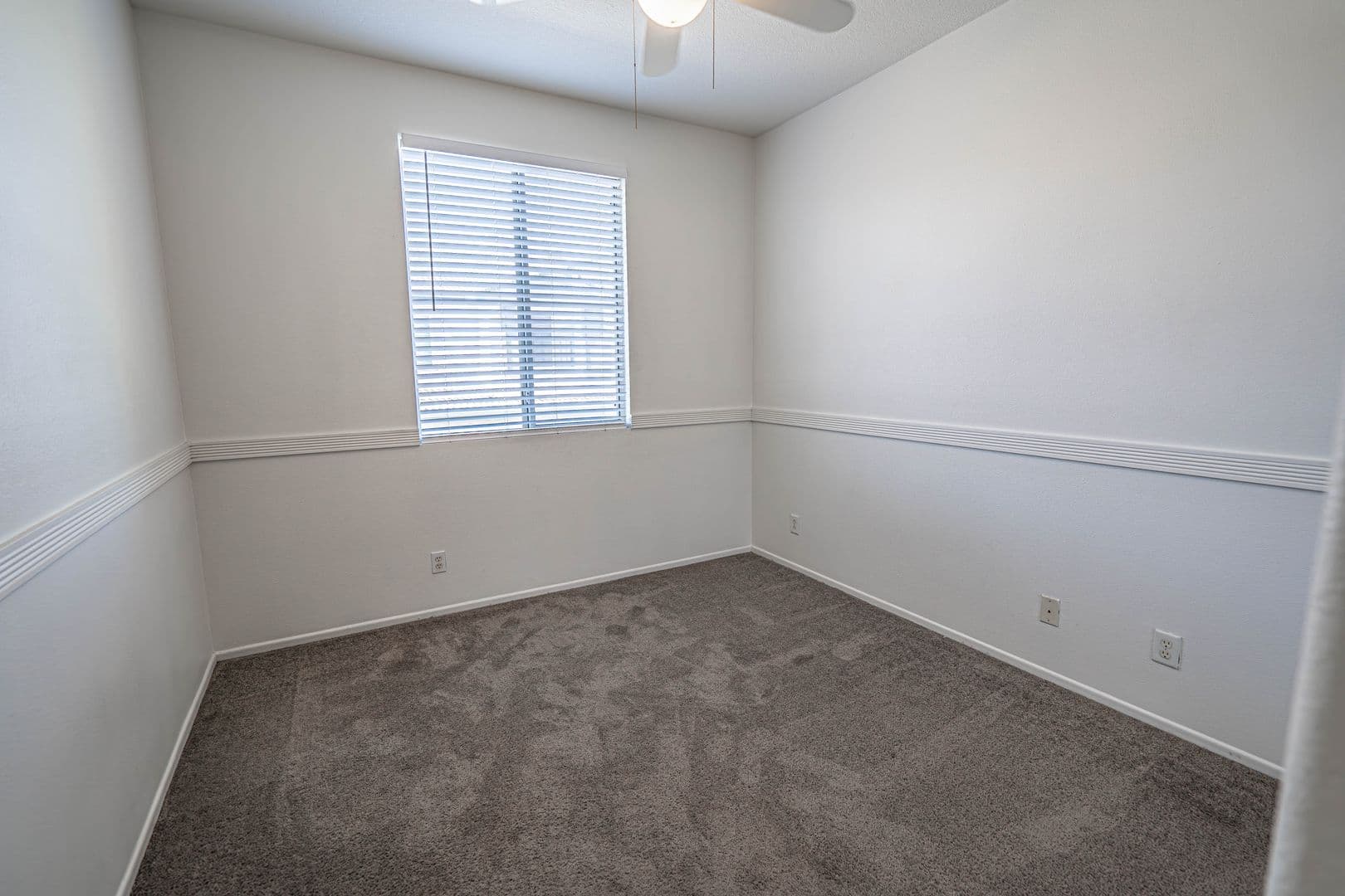 Santa Clarita Townhome: 25410 Dry Creek Court