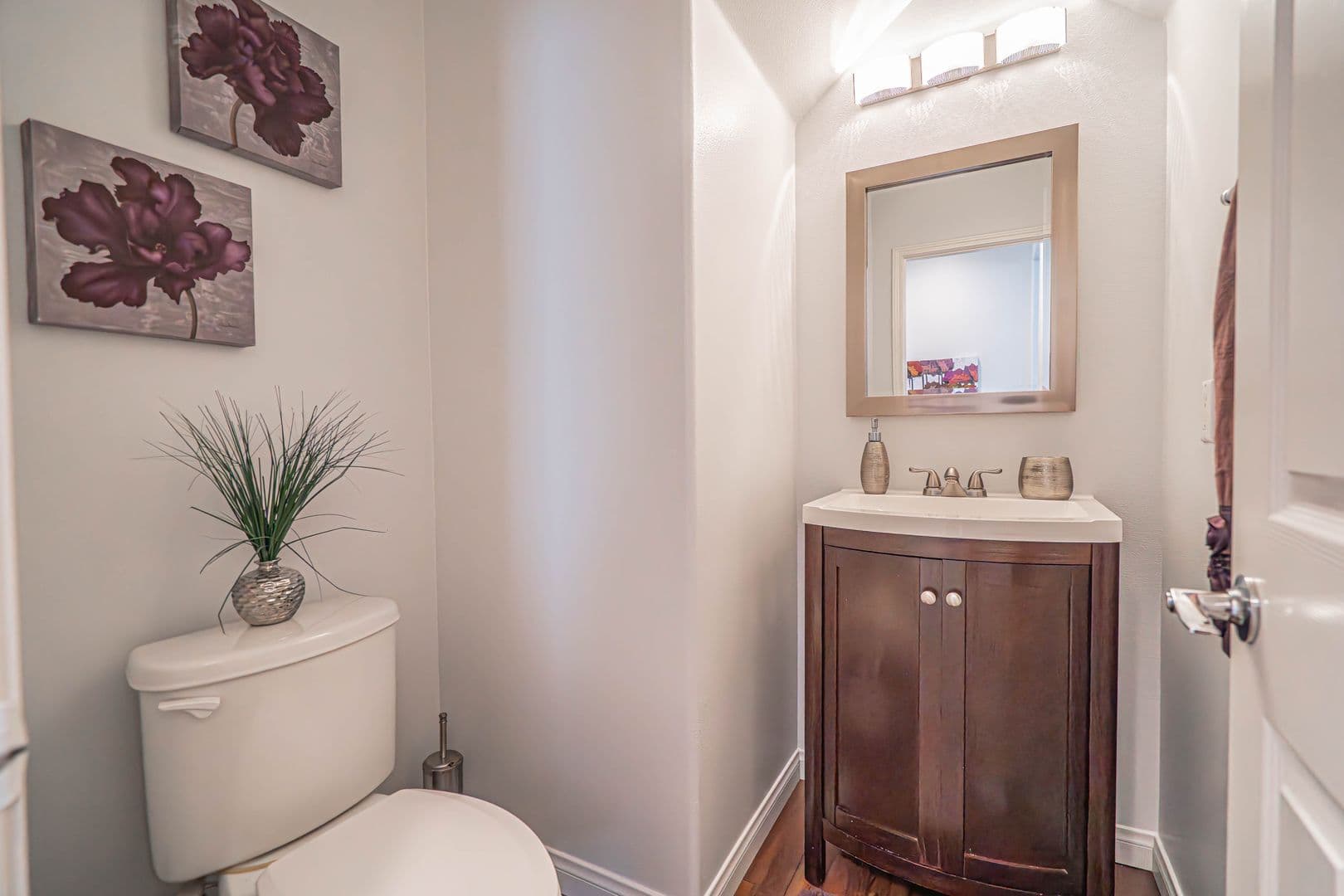Valencia House: 27505 Weeping Willow Dr.