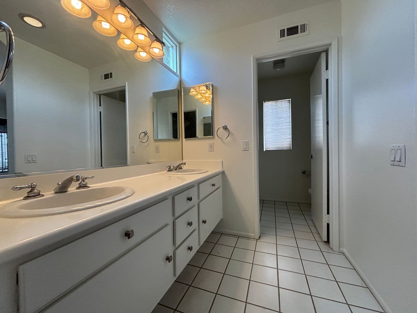 Valencia Townhome: 23610 Muir Trail #65