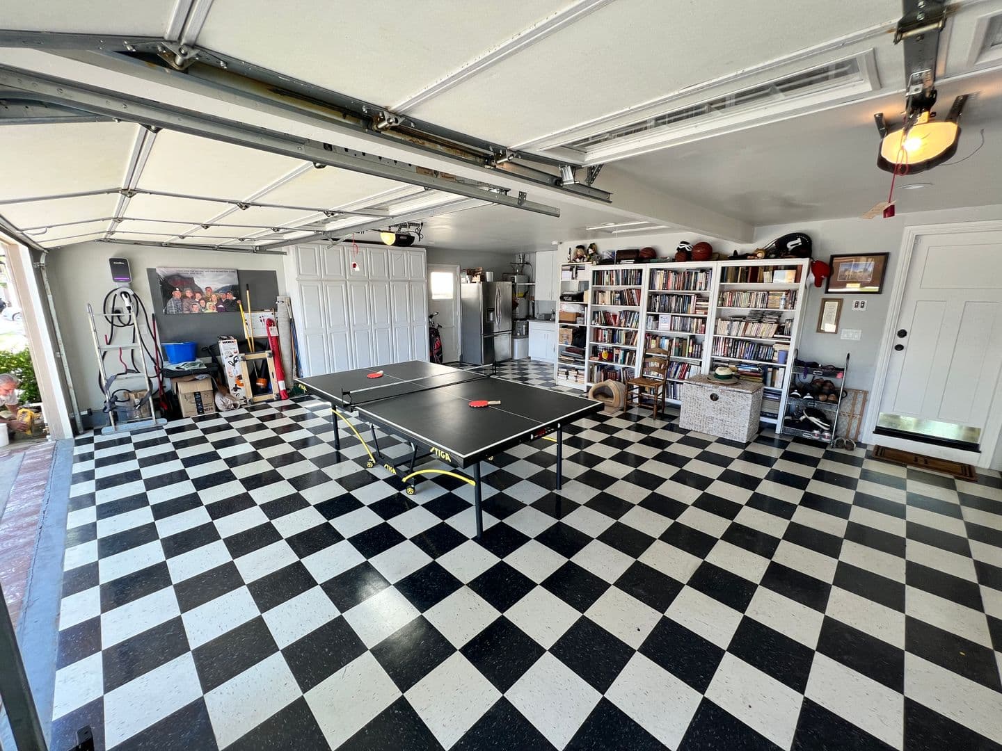 Valencia House: 23713 Via Beguine