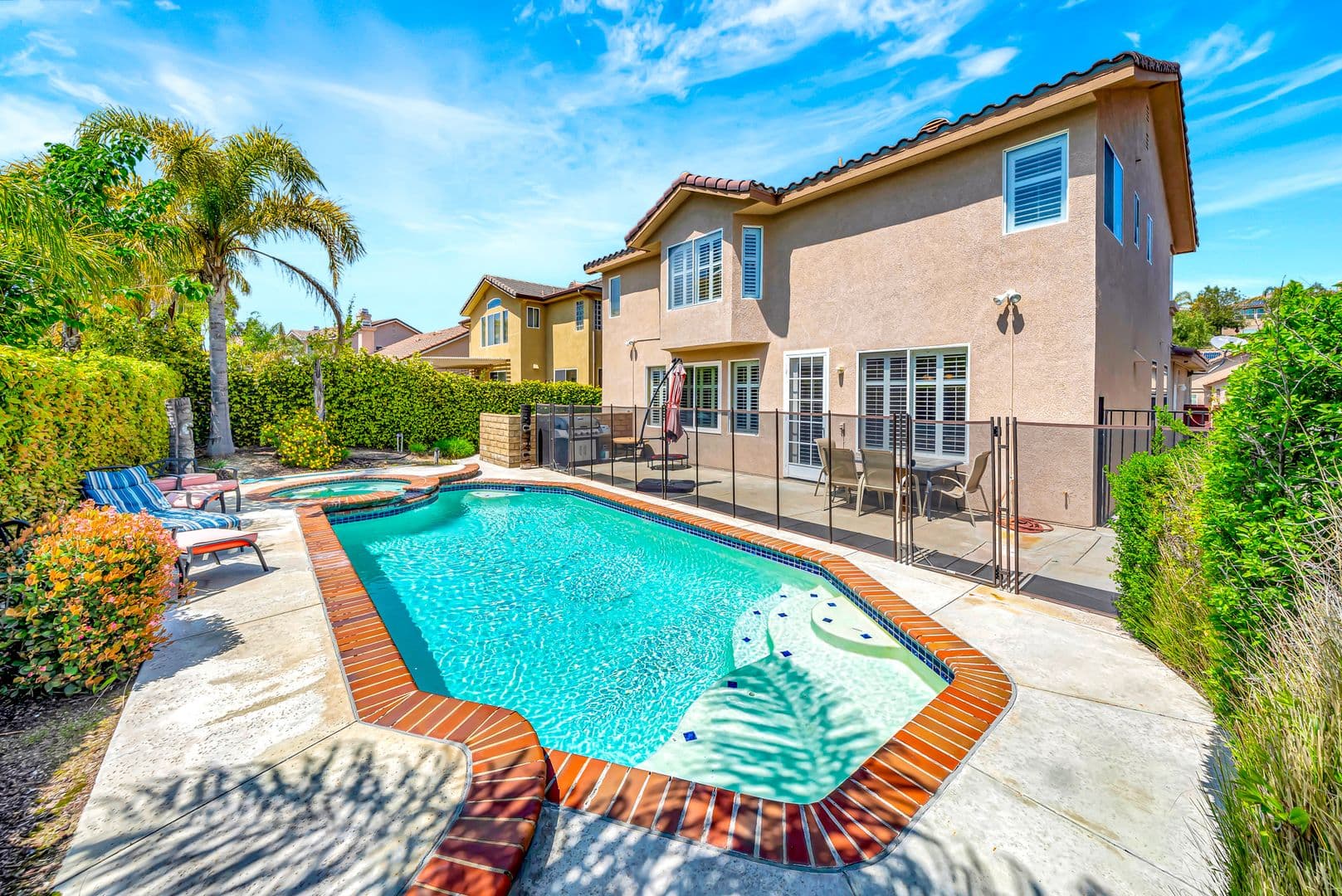 Santa Clarita House: 22818 Raintree Lane