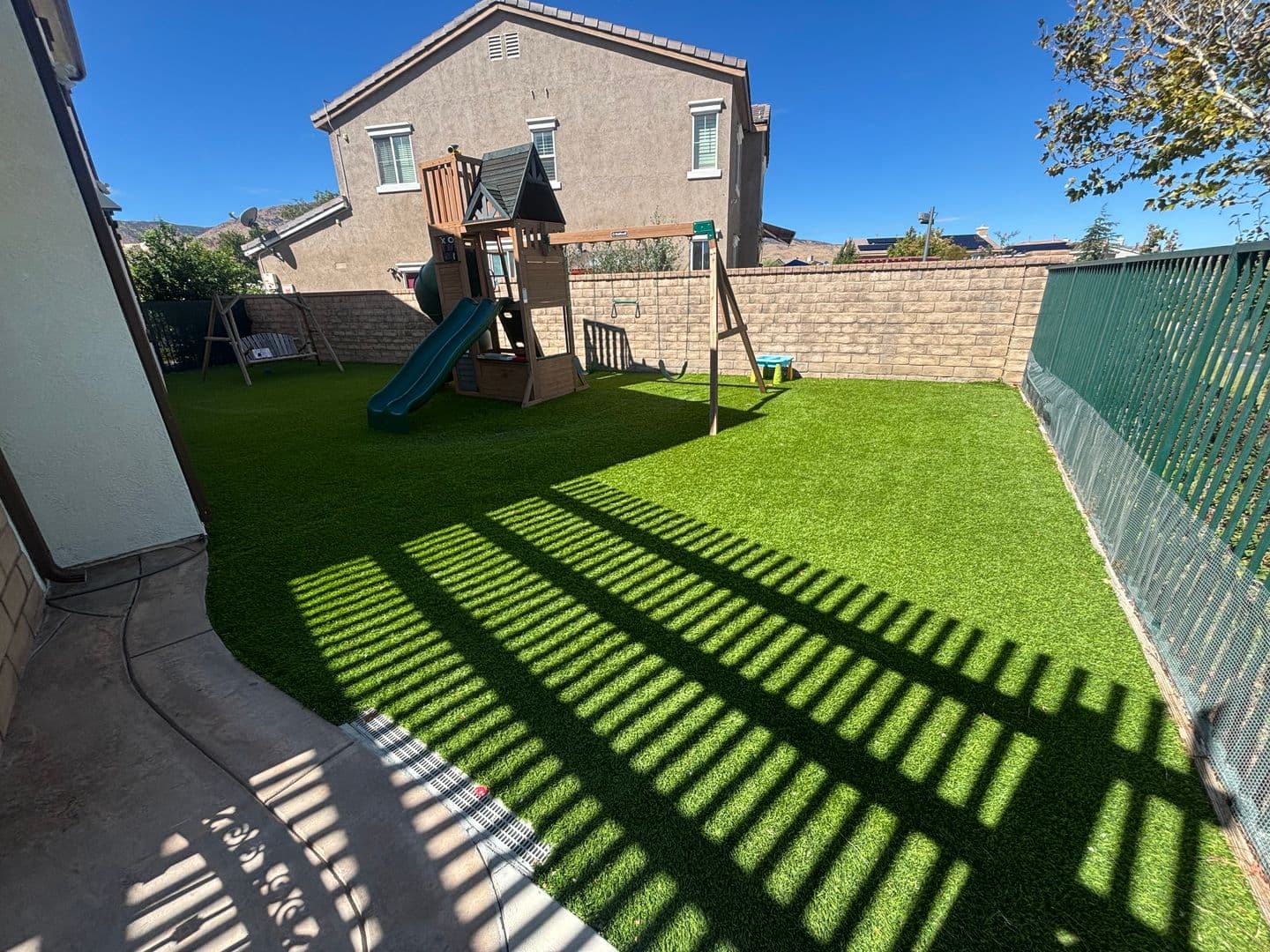 Palmdale House: 2307 Thorncroft Circle