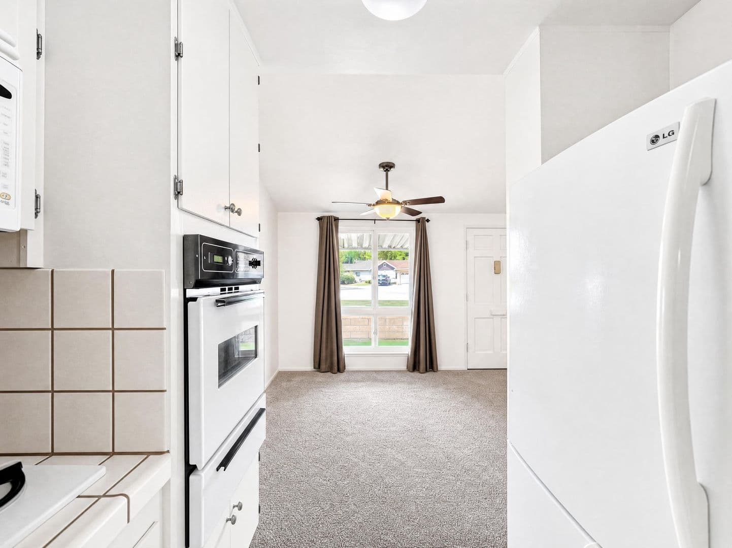 Newhall House: 19021 Avenue of the Oaks