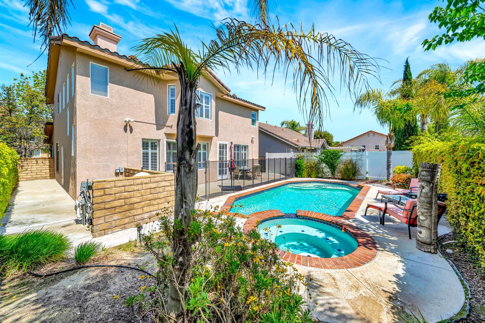 Santa Clarita House: 22818 Raintree Lane