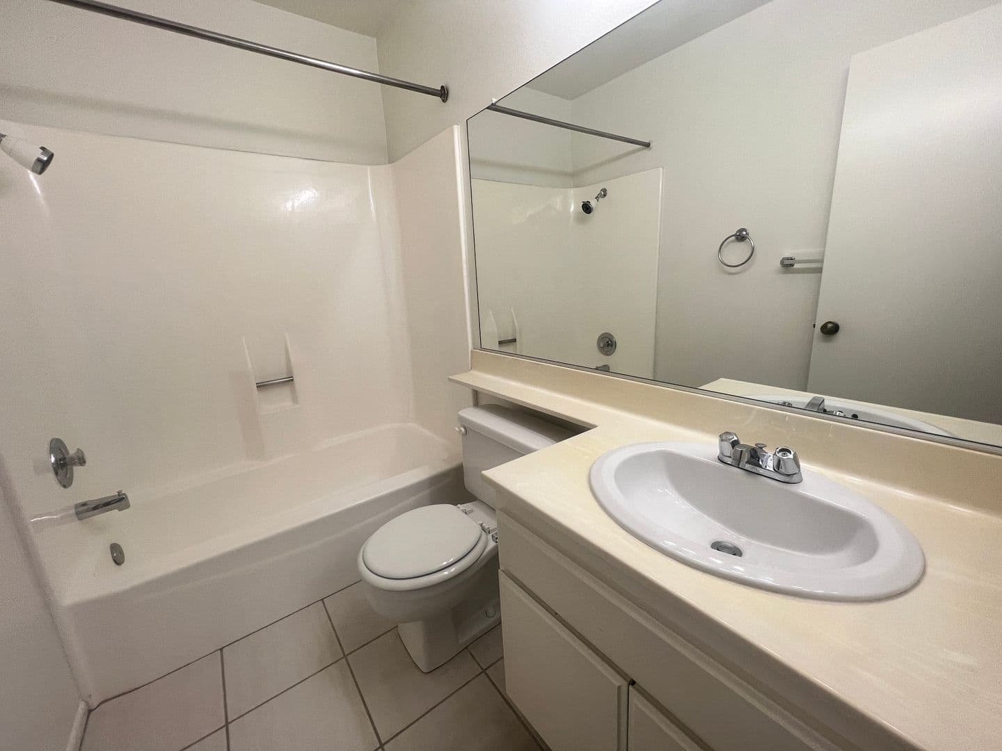 Valencia House: 25587 Alicante Dr.