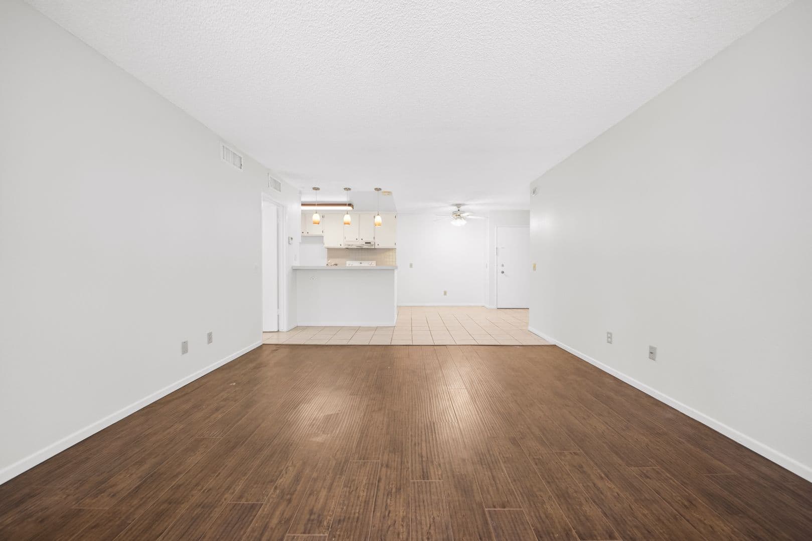 Valencia House: 23515 Lyons Ave. #261